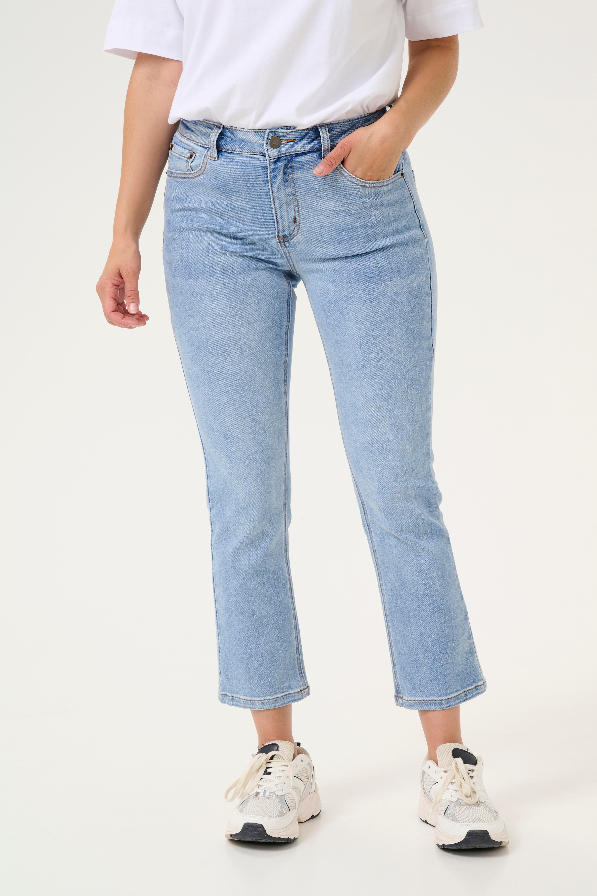 KAsinem Cropped Jeans LOOKBOOK FRONT 10506133-101012