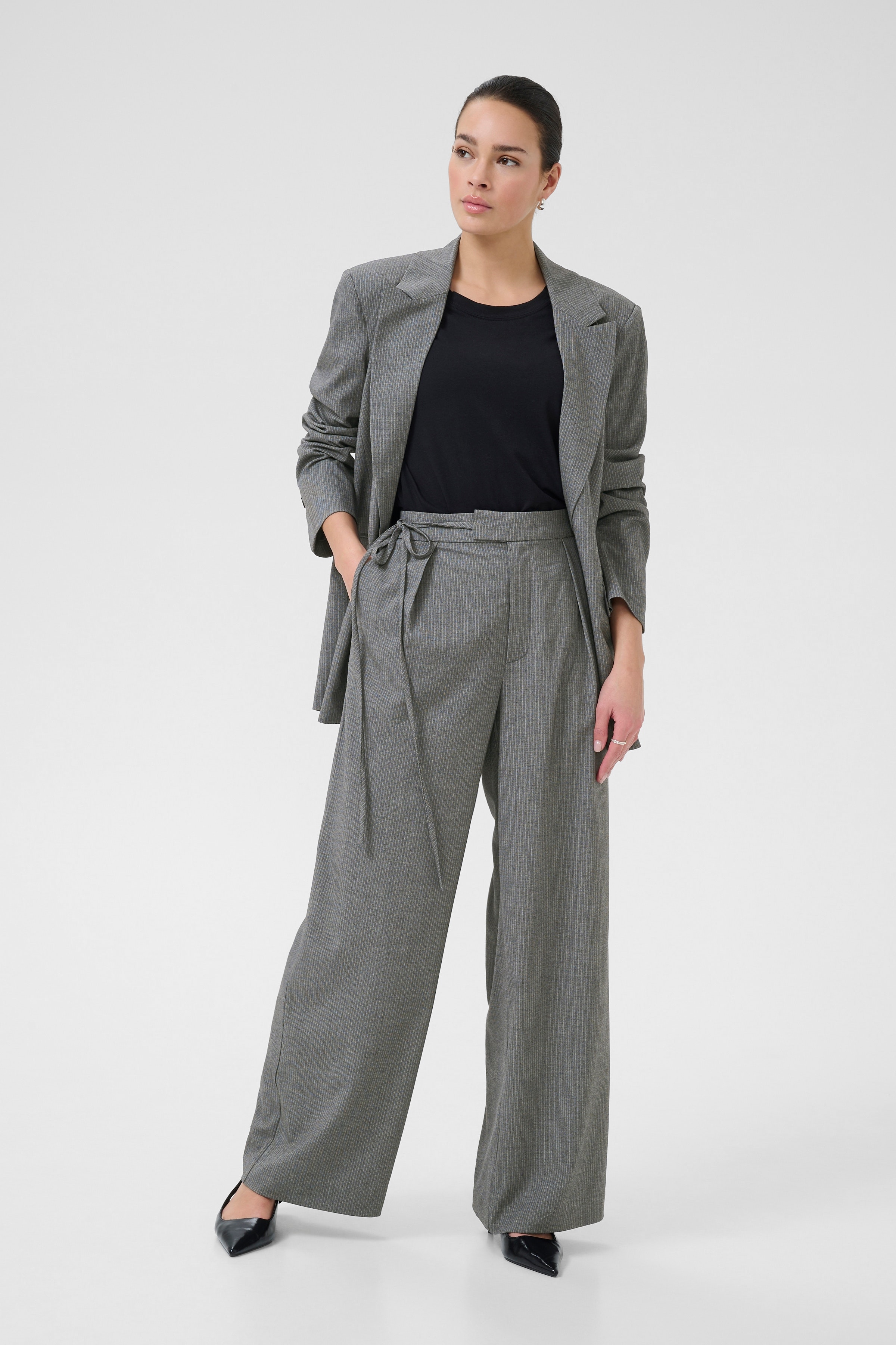 KAellie Trousers LOOKBOOK FRONT 10510548-108214