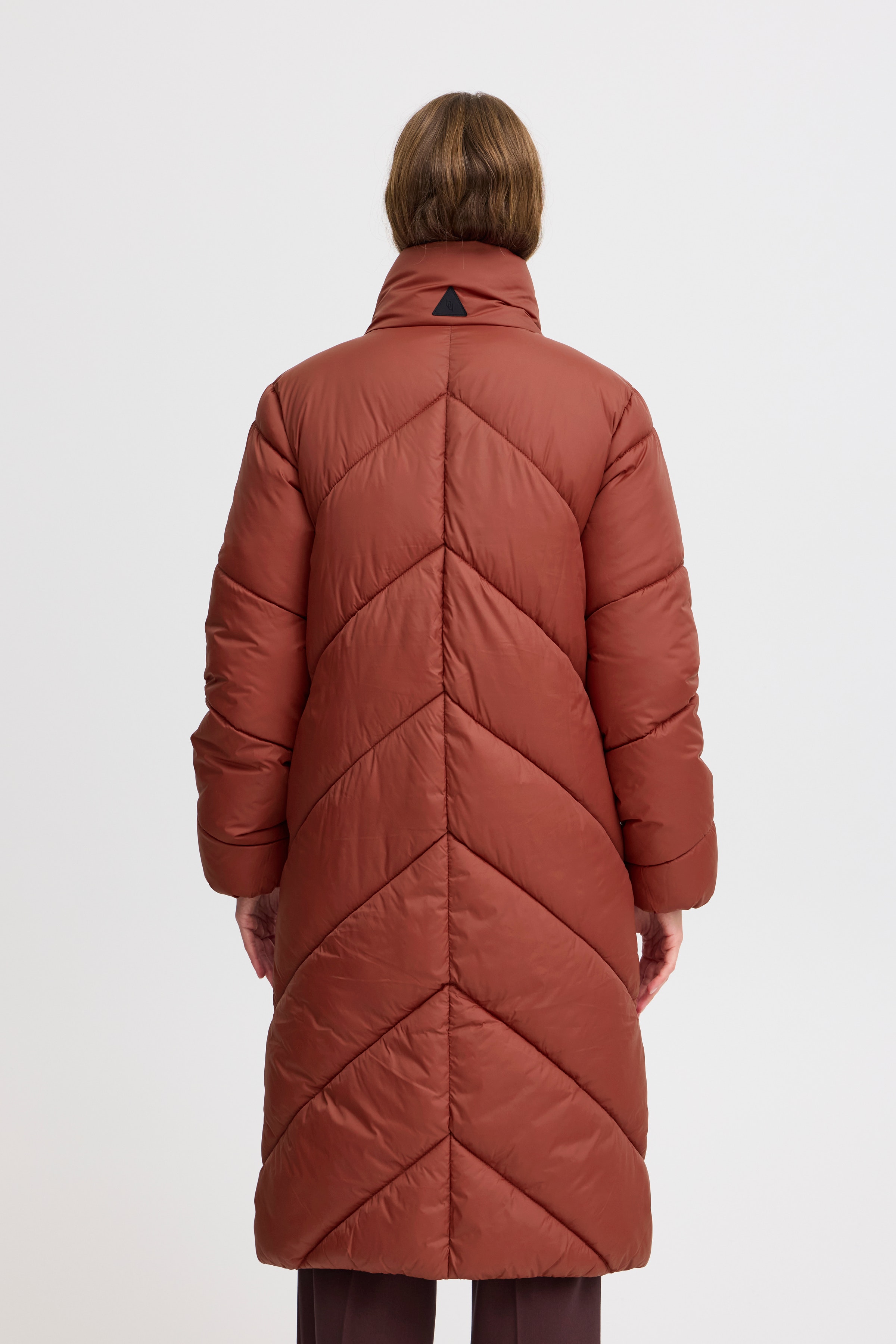 BYBOMINA Mantel LOOKBOOK BACK 20815102-191325