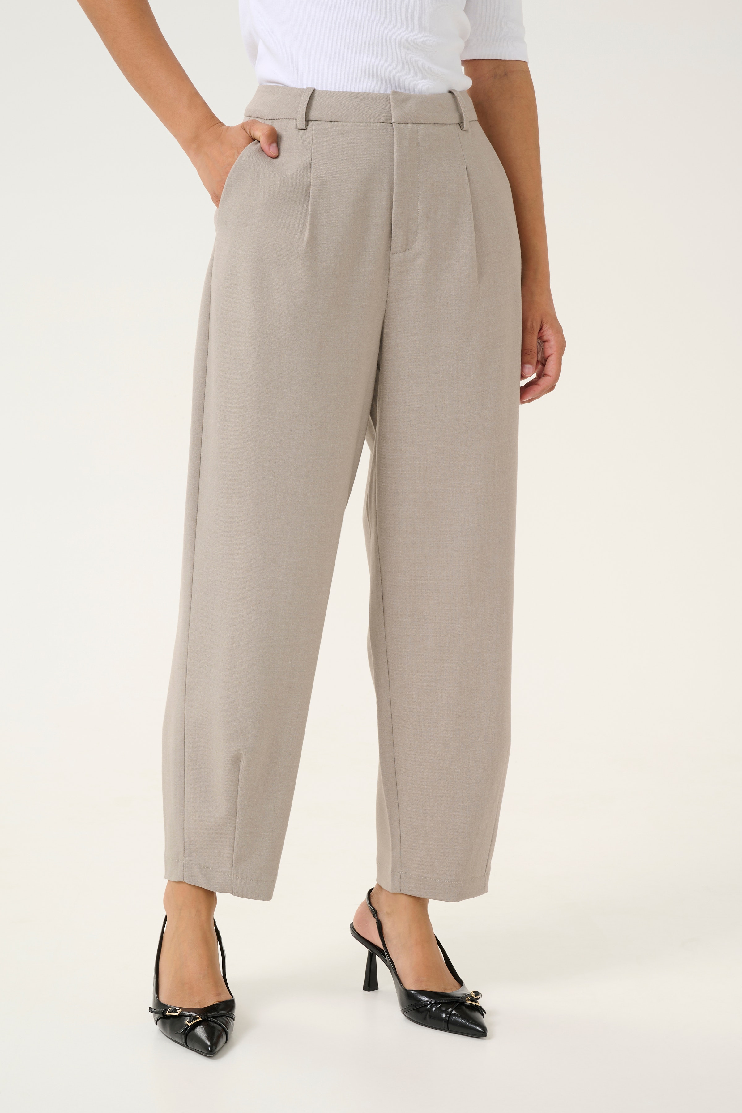 KAmerle Trousers LOOKBOOK FRONT 10504769-1702051