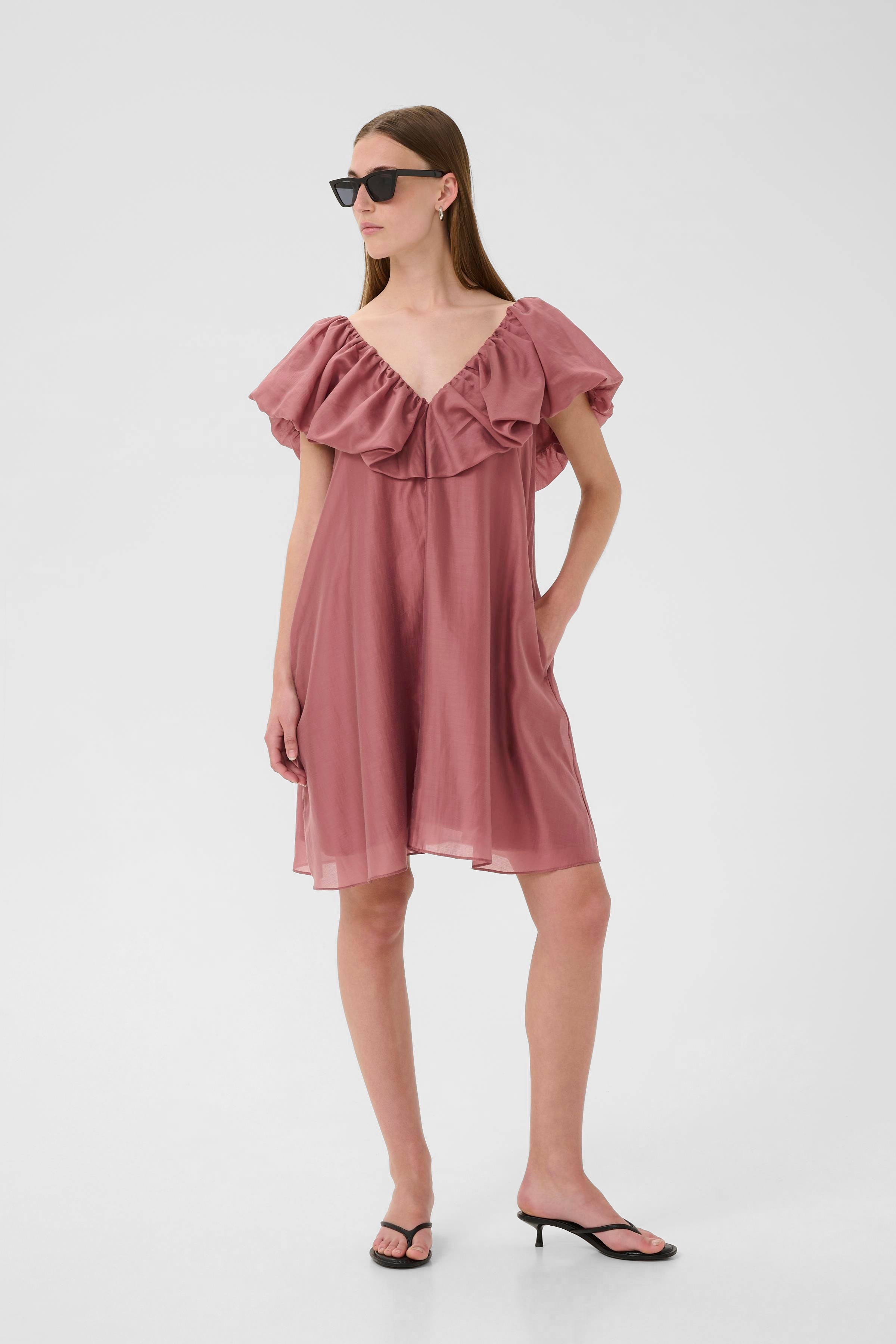 AmeliaIW Kjole LOOKBOOK FRONT 30110863-171516