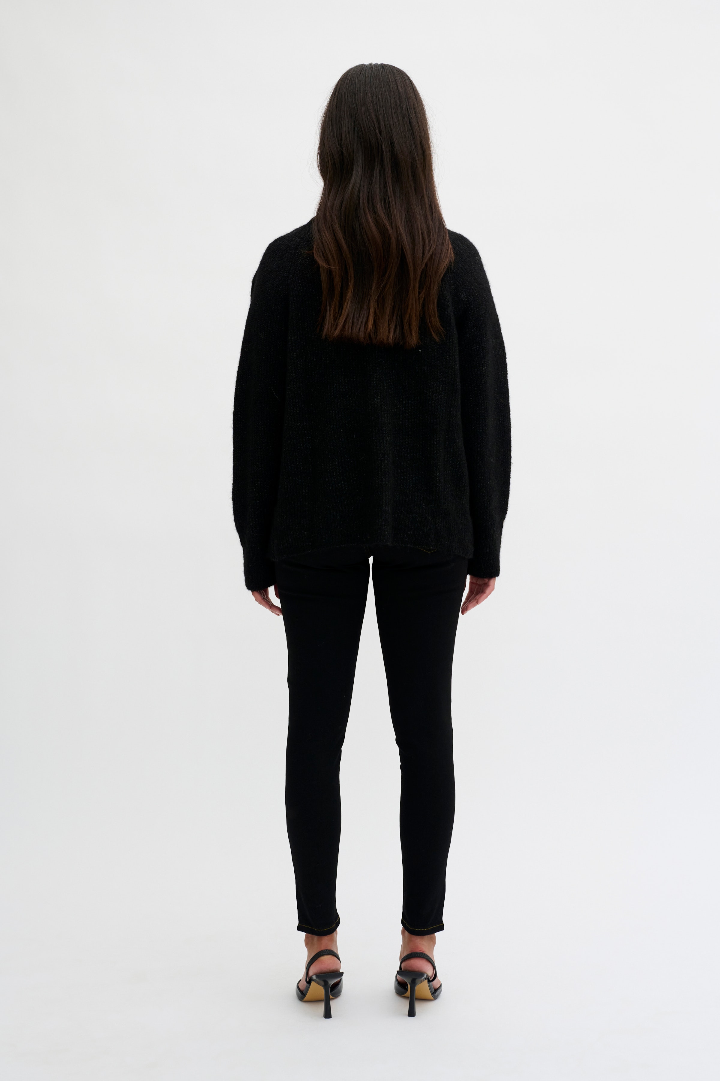 04 THE KNIT CARDIGAN LOOKBOOK FRONT 10703604-100675