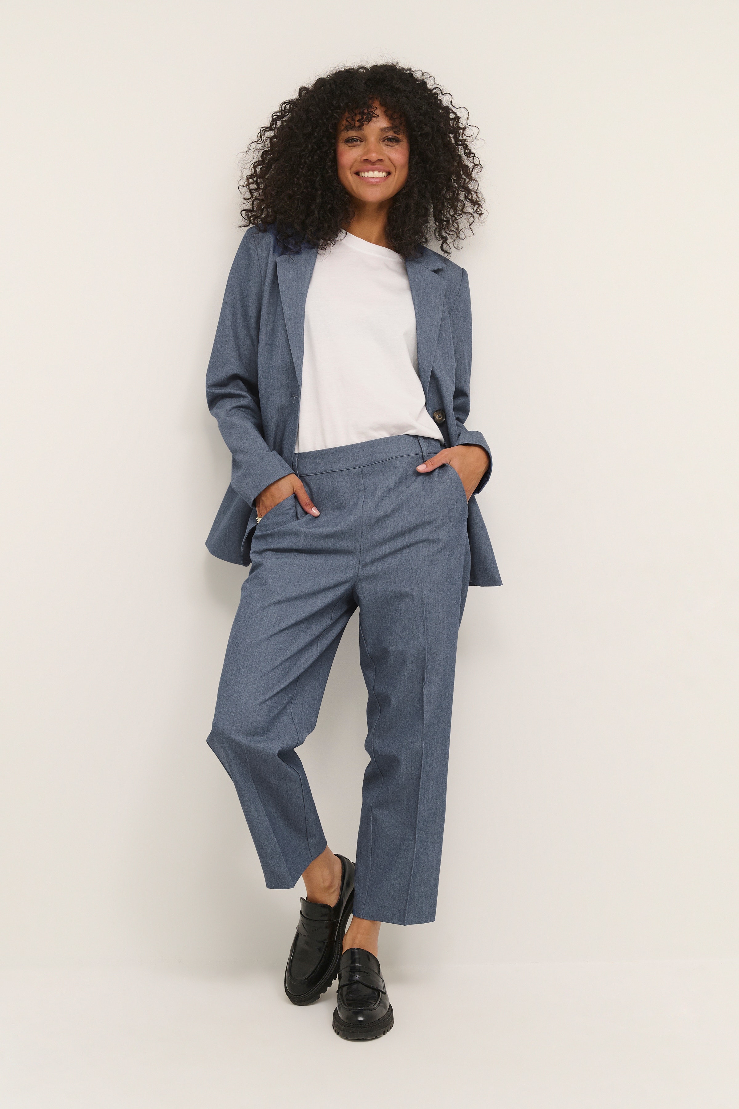 KAsakura Cropped Bukser LOOKBOOK FRONT 10506127-193929
