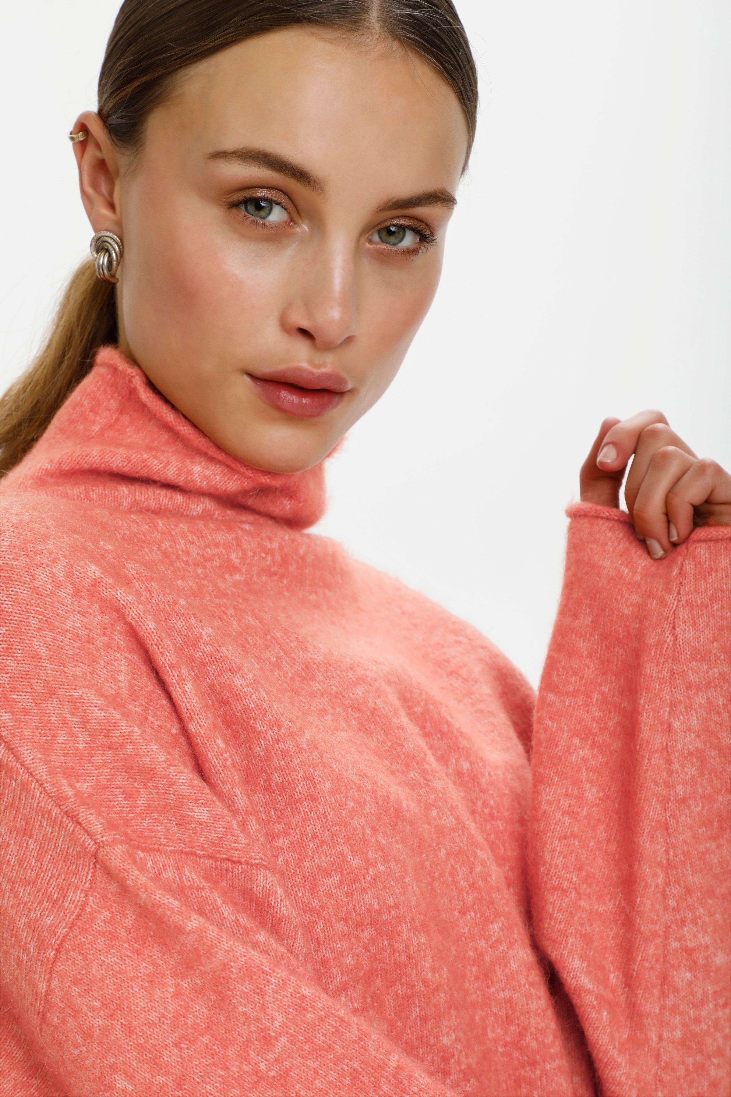  SLMiya Pullover LS

 LOOKBOOK DETAIL 30405146-1715401