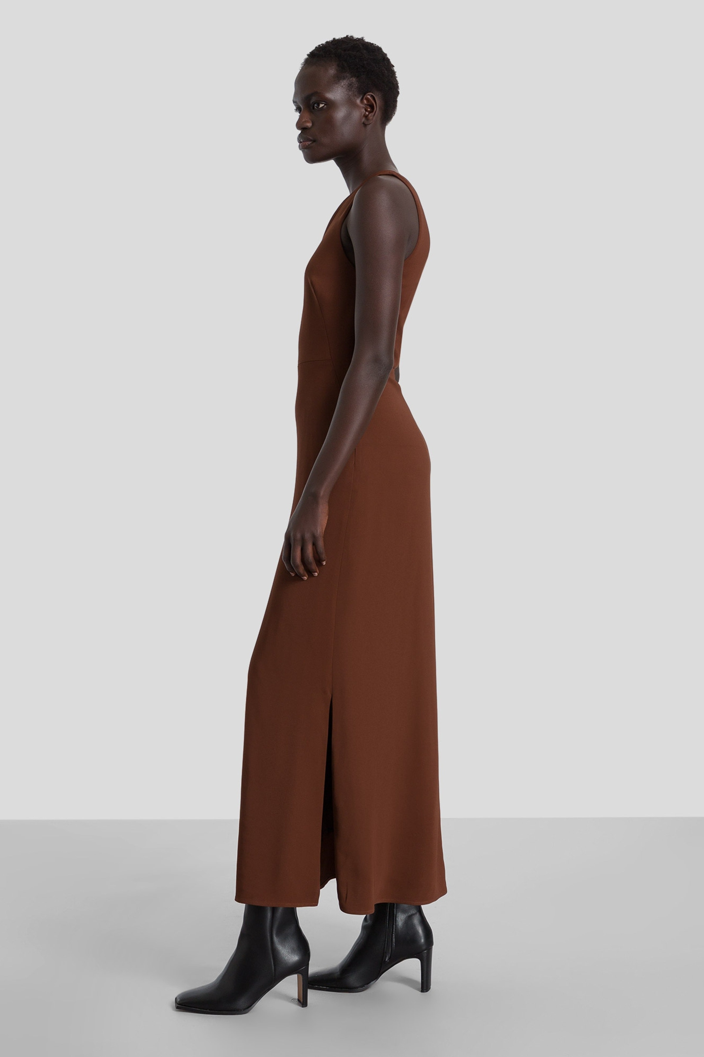 DAVINA Kjole LOOKBOOK FRONT 30600236-BR266