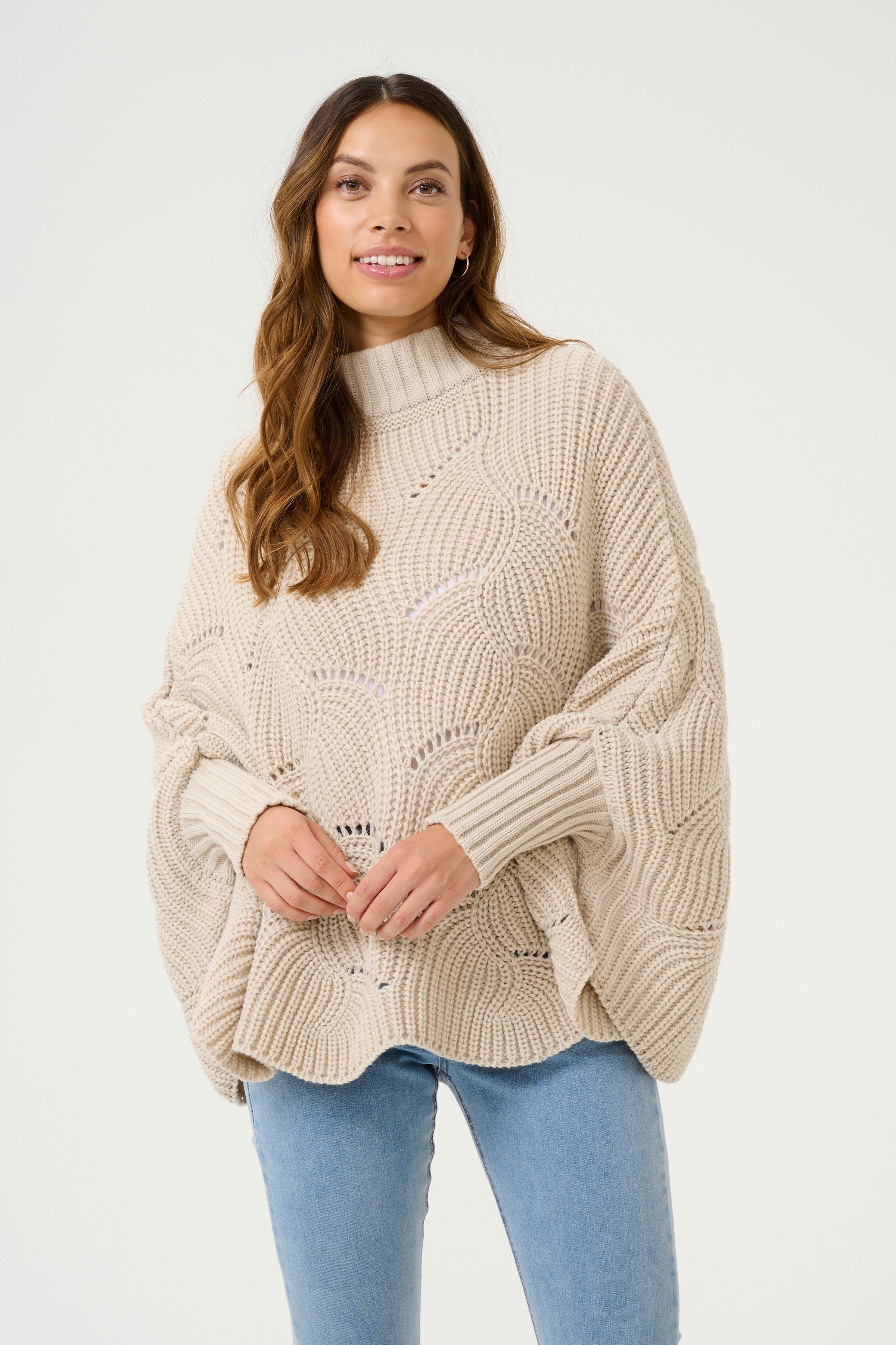 CRMistletoe Poncho LOOKBOOK FRONT 10613516-100232