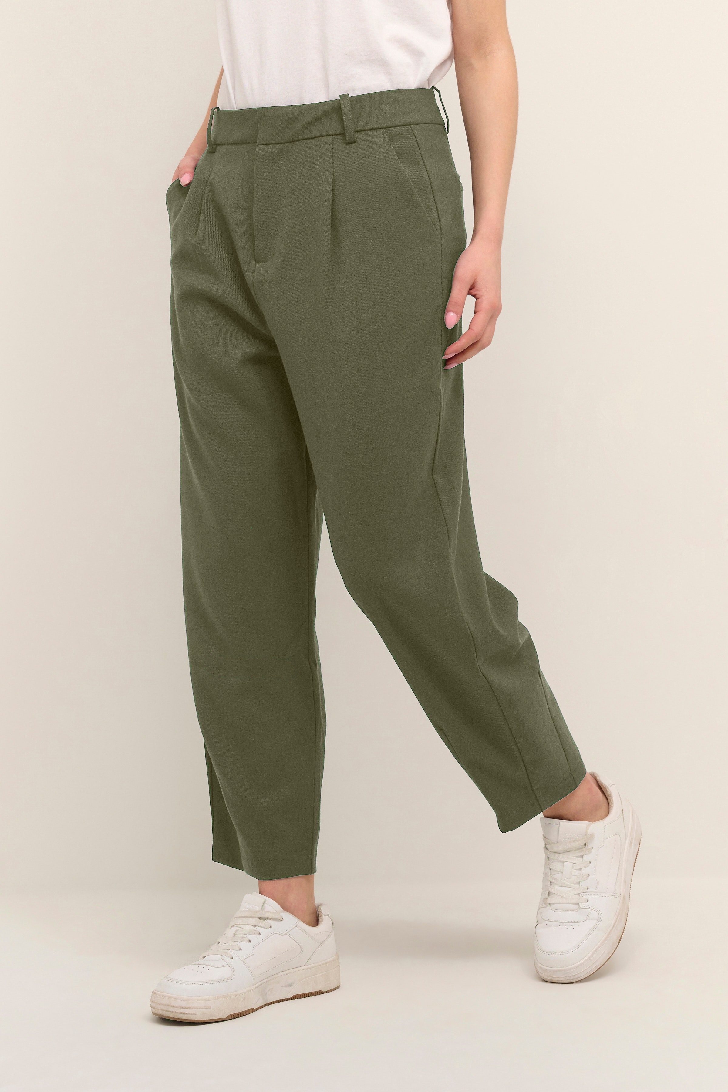 KAmerle Trousers LOOKBOOK FRONT 10504769-190511