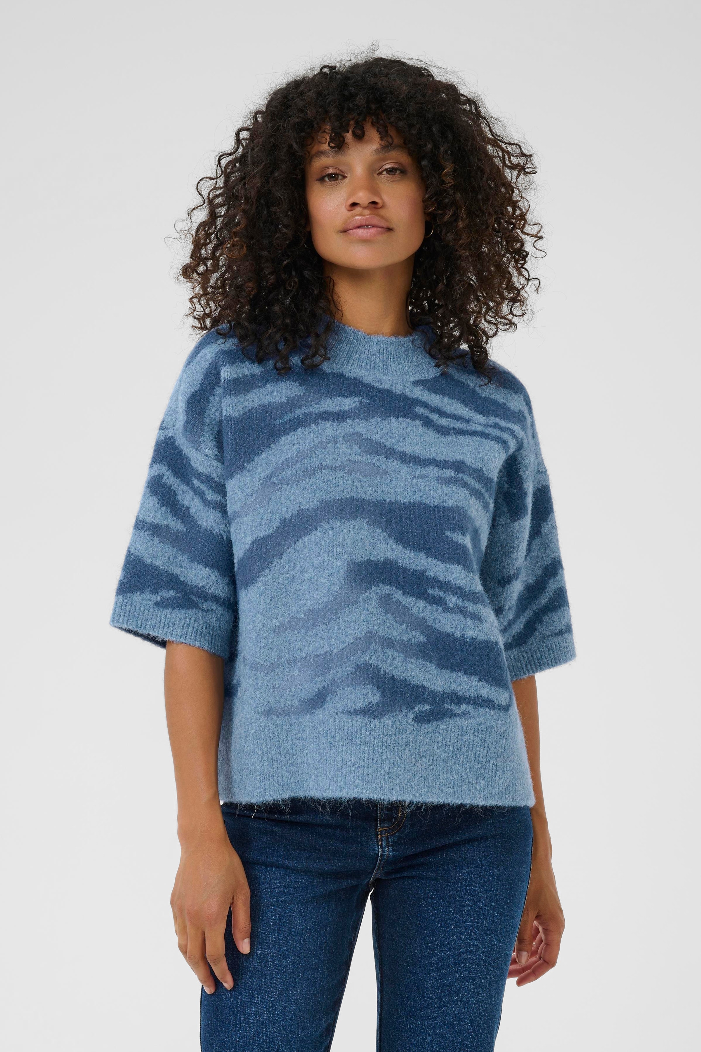KAsandra Pullover LOOKBOOK FRONT 10510453-108395