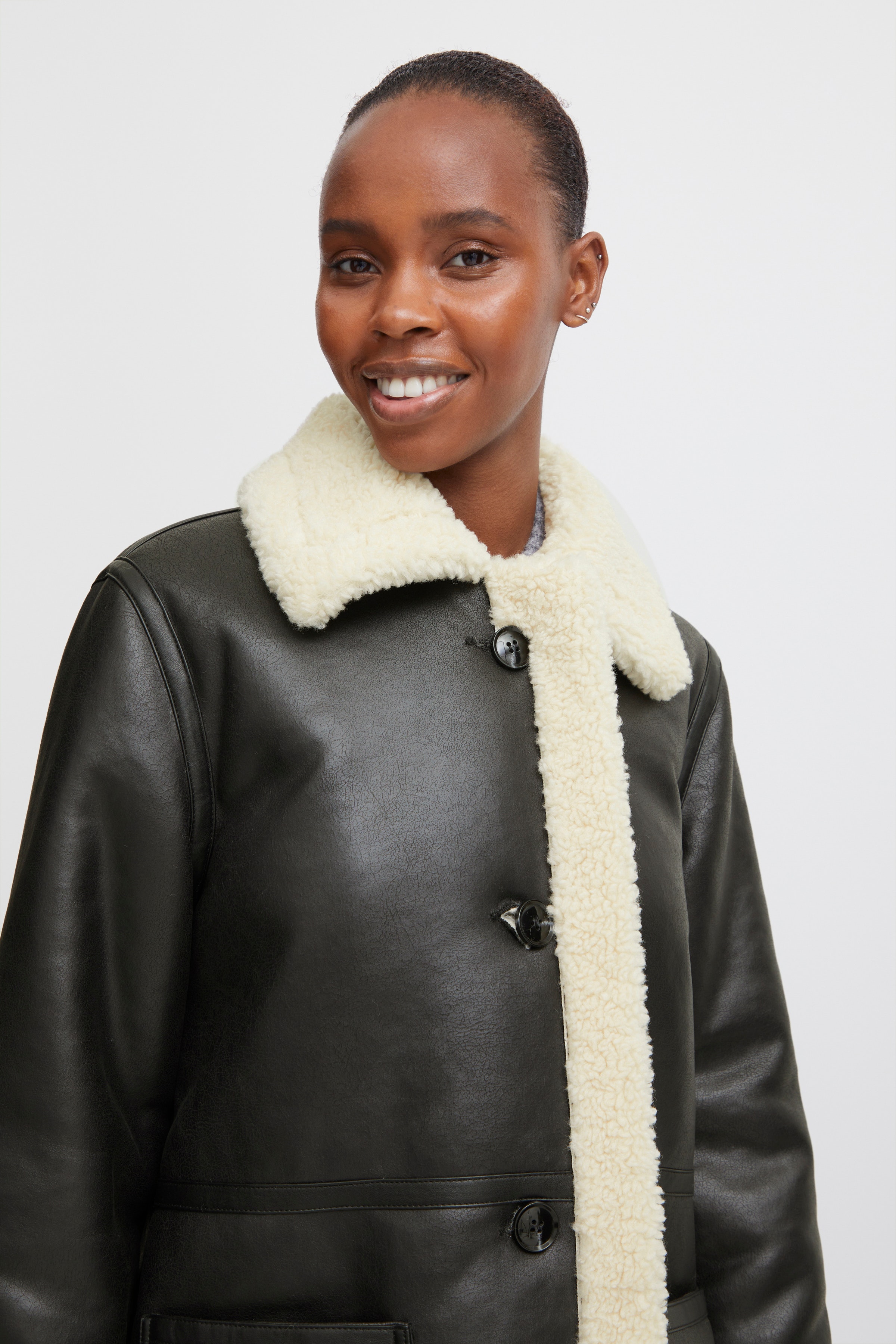 BYASANNE Mantel LOOKBOOK DETAIL 20815127-200453