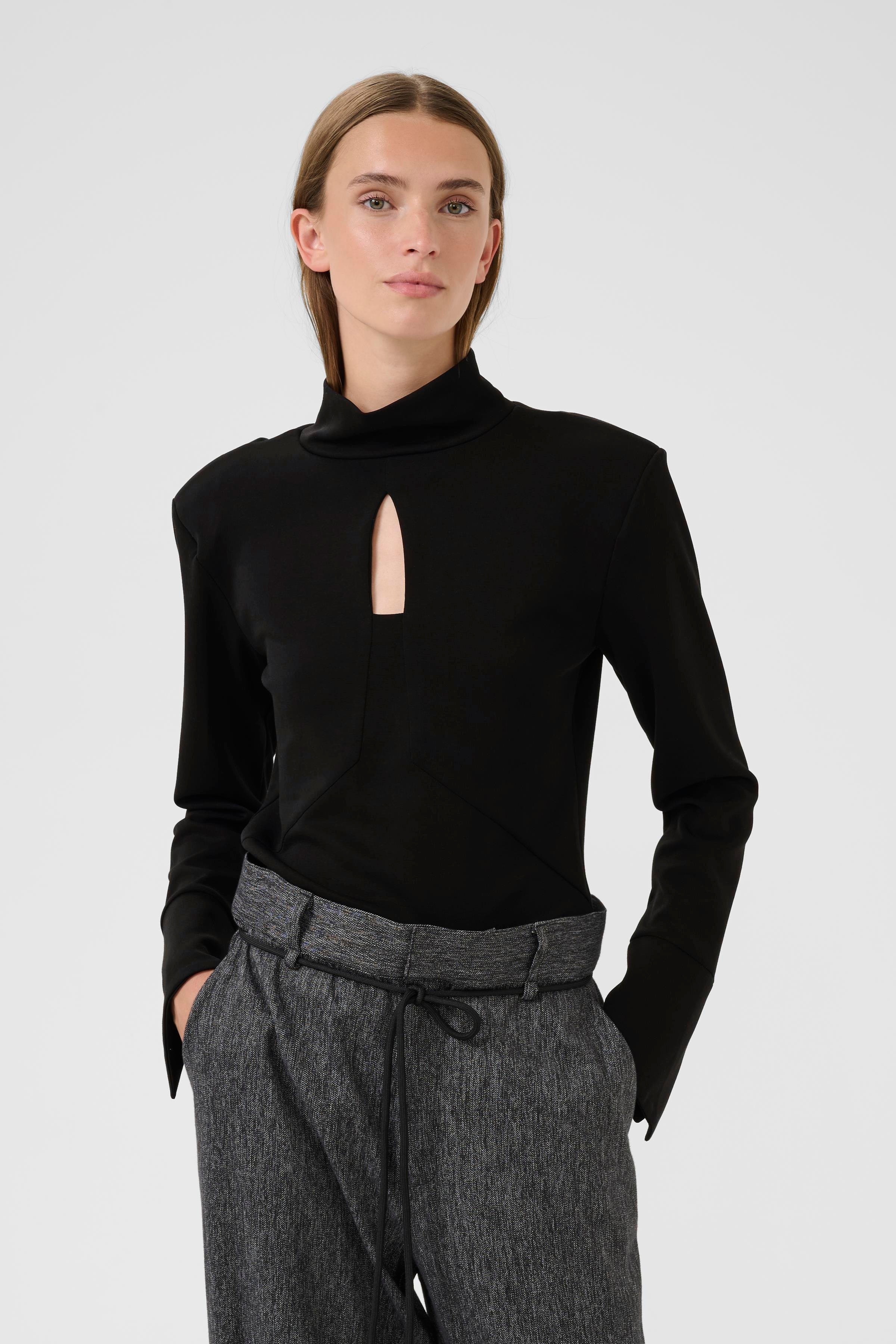 KBBrittany Blouse LOOKBOOK FRONT 10105672-194008