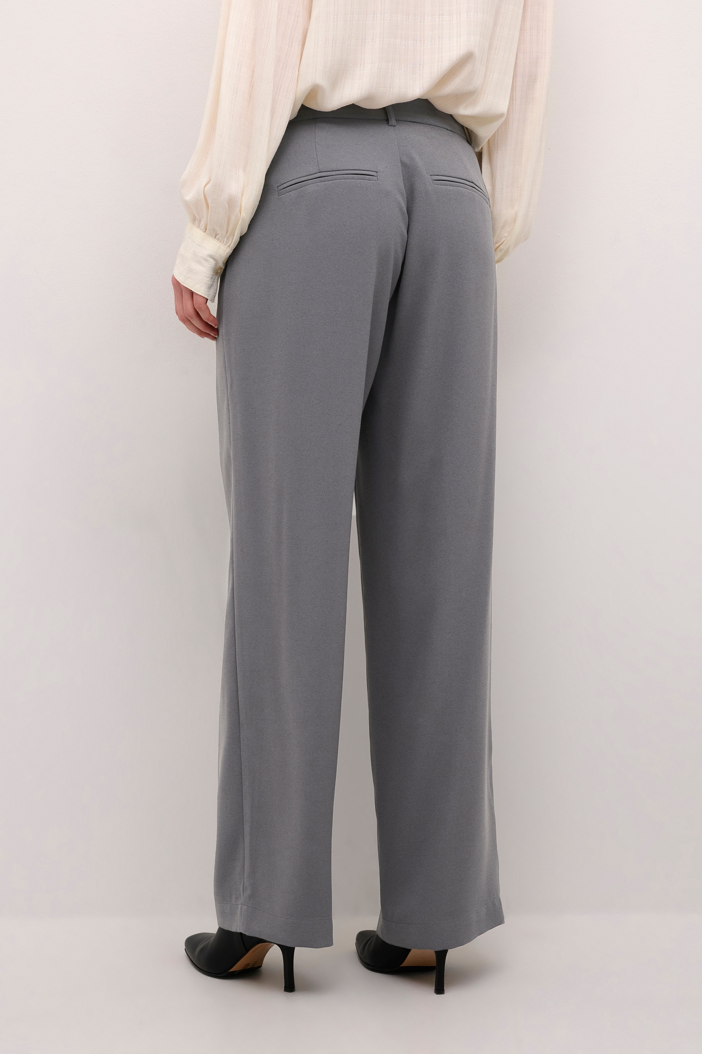 CRCocamia Trousers LOOKBOOK BACK 10611708-180201