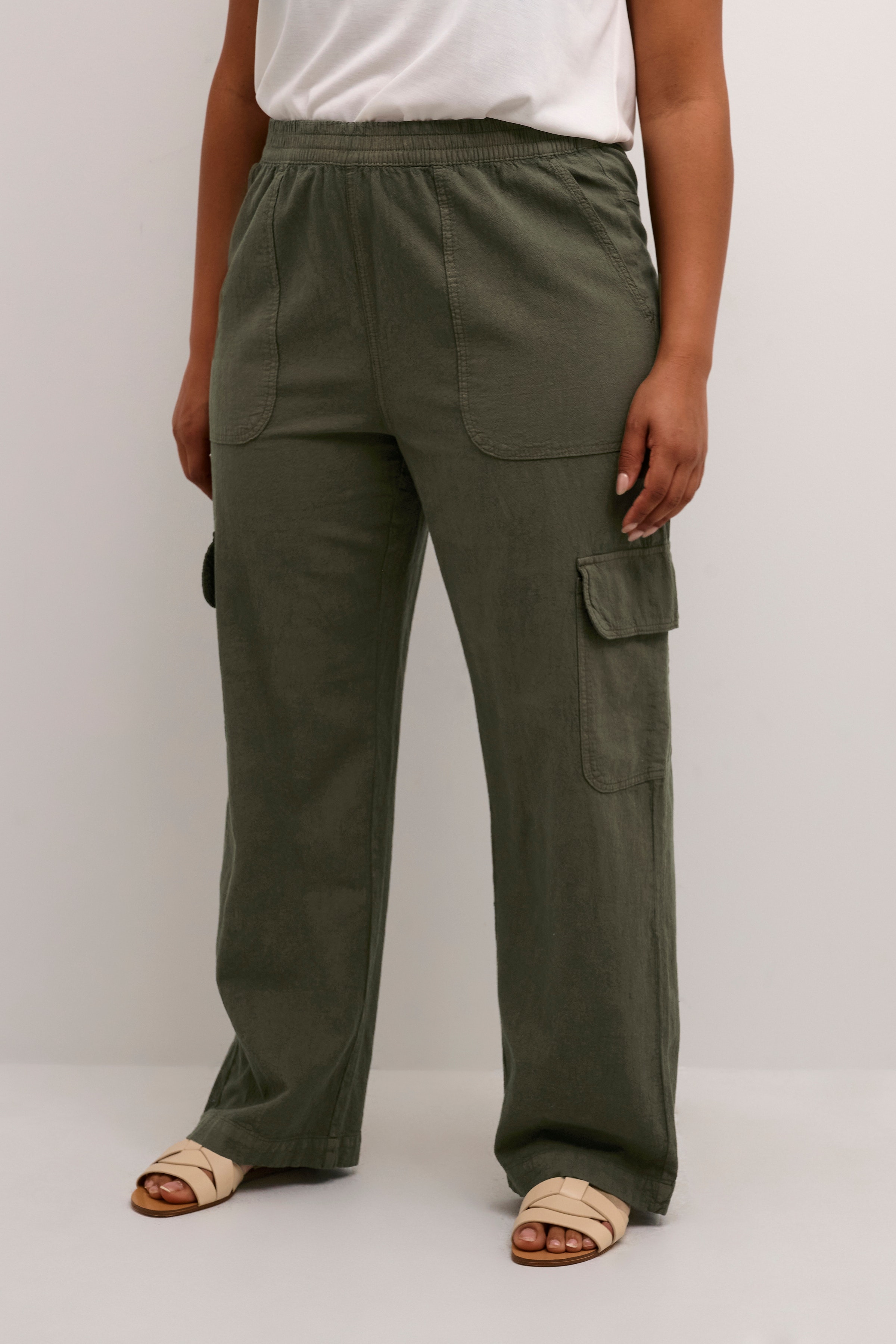 KCnana Cargo Broek LOOKBOOK FRONT 10582110-190511