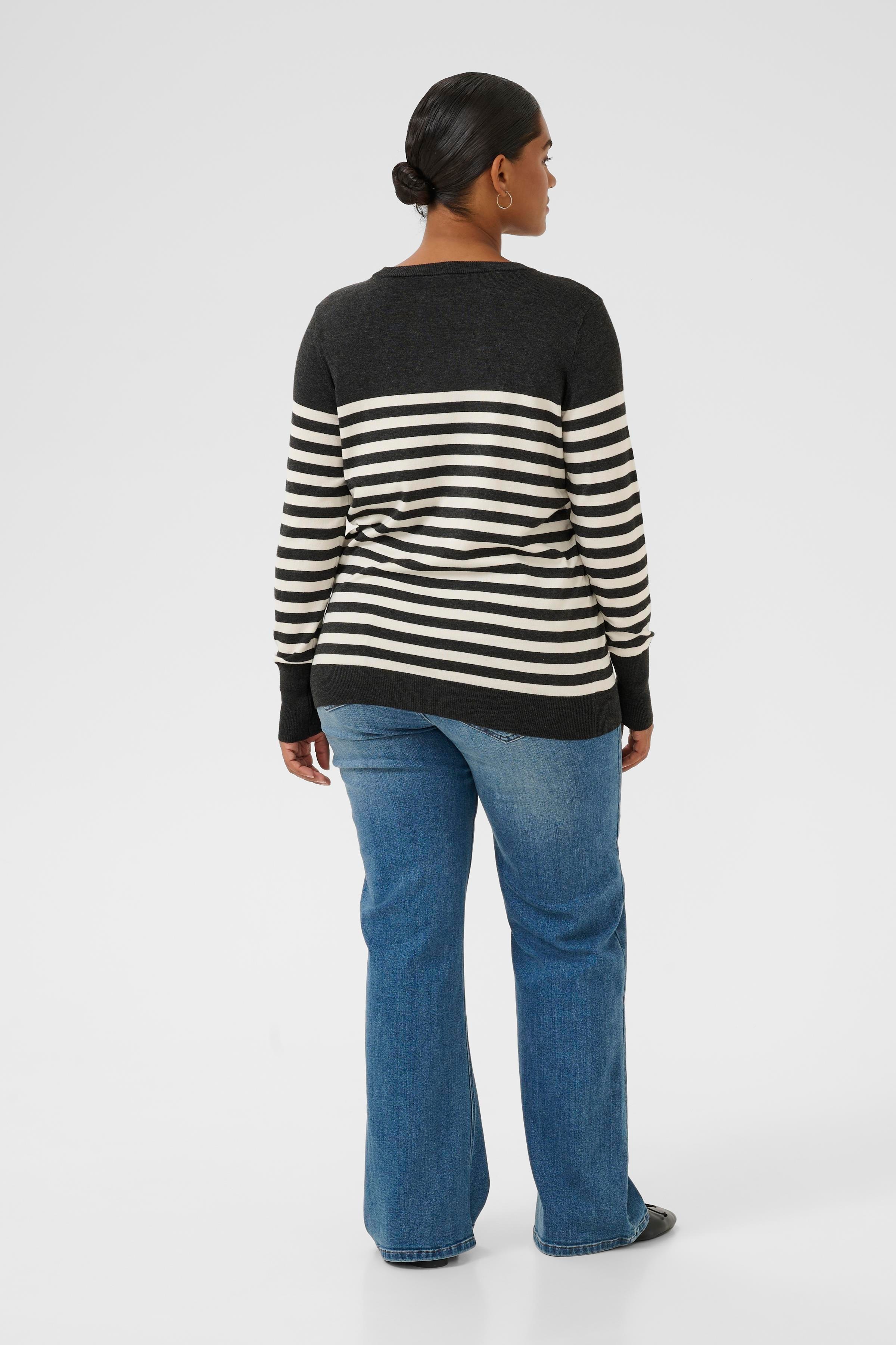 KClizzy Pullover LOOKBOOK BACK 10582600-108434