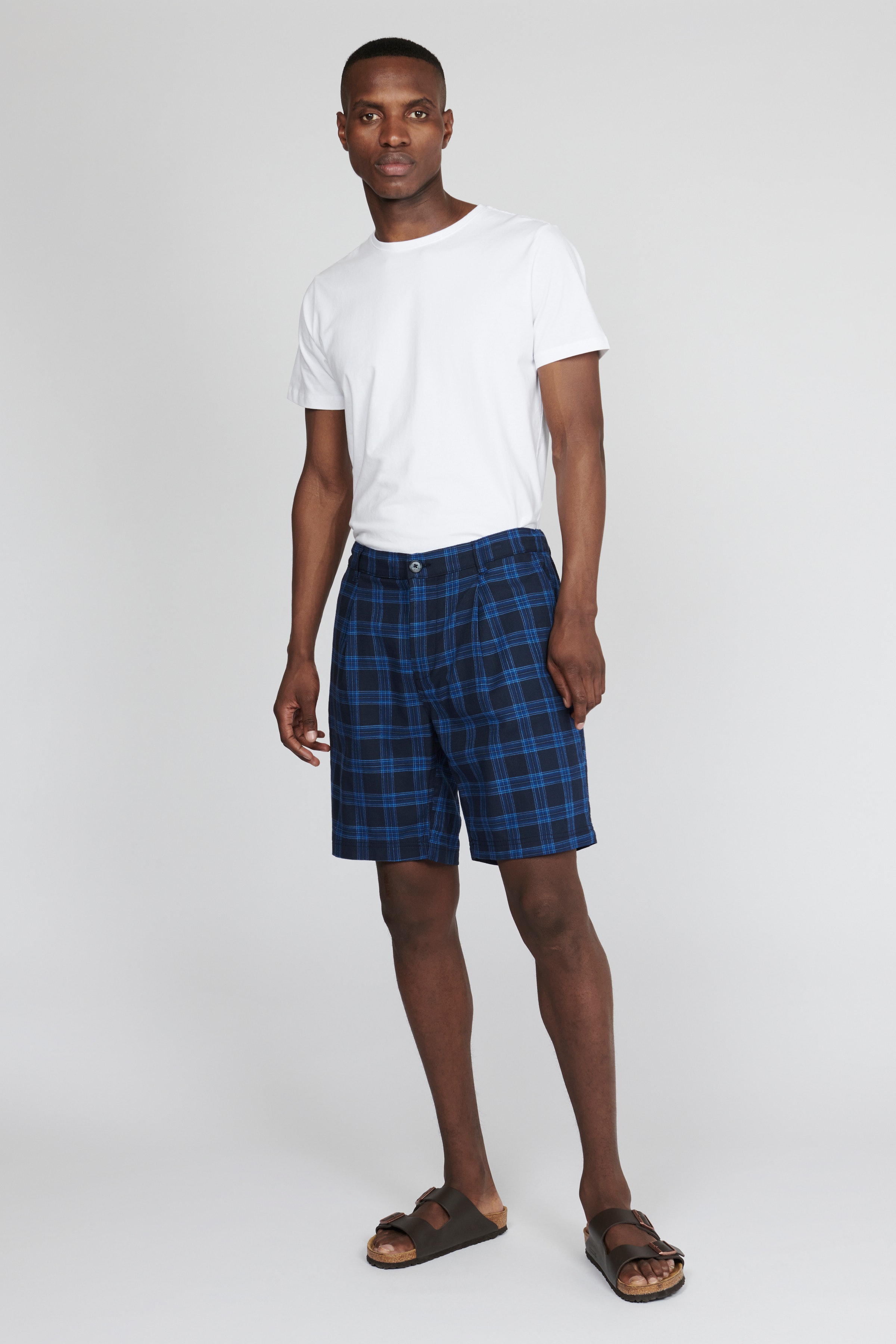 MAhart Shorts LOOKBOOK FRONT 30206747-194011