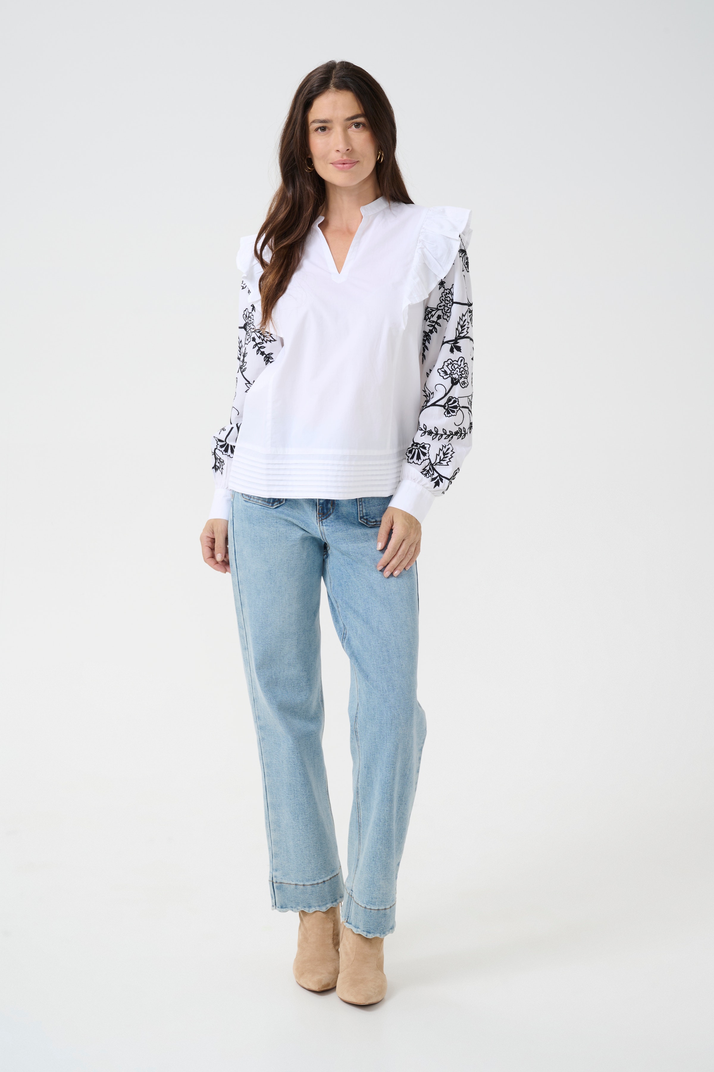 CRAlice Blouse LOOKBOOK FRONT 10613327-110602