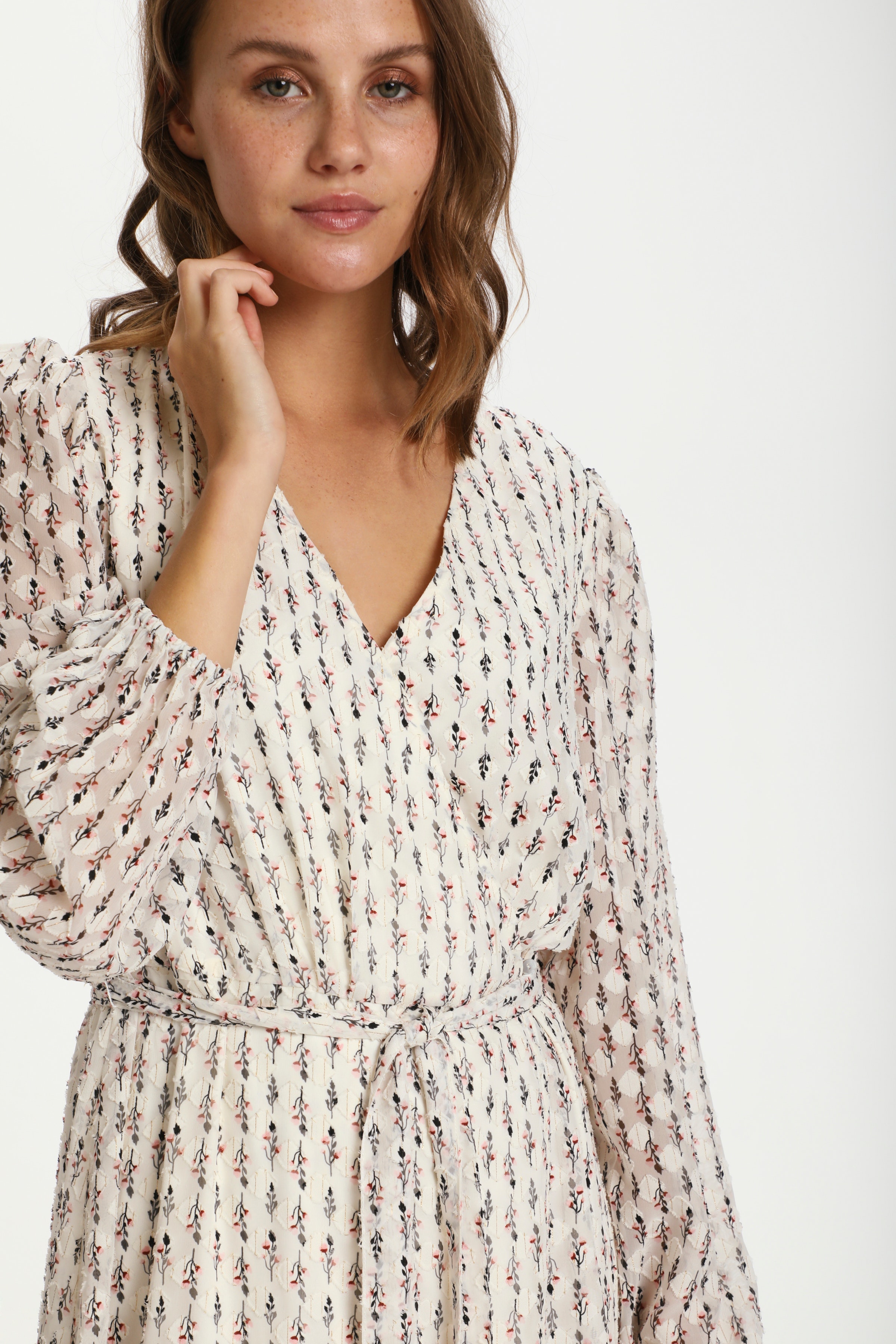 HawaSZ Dress

 LOOKBOOK DETAIL 30511207-600257
