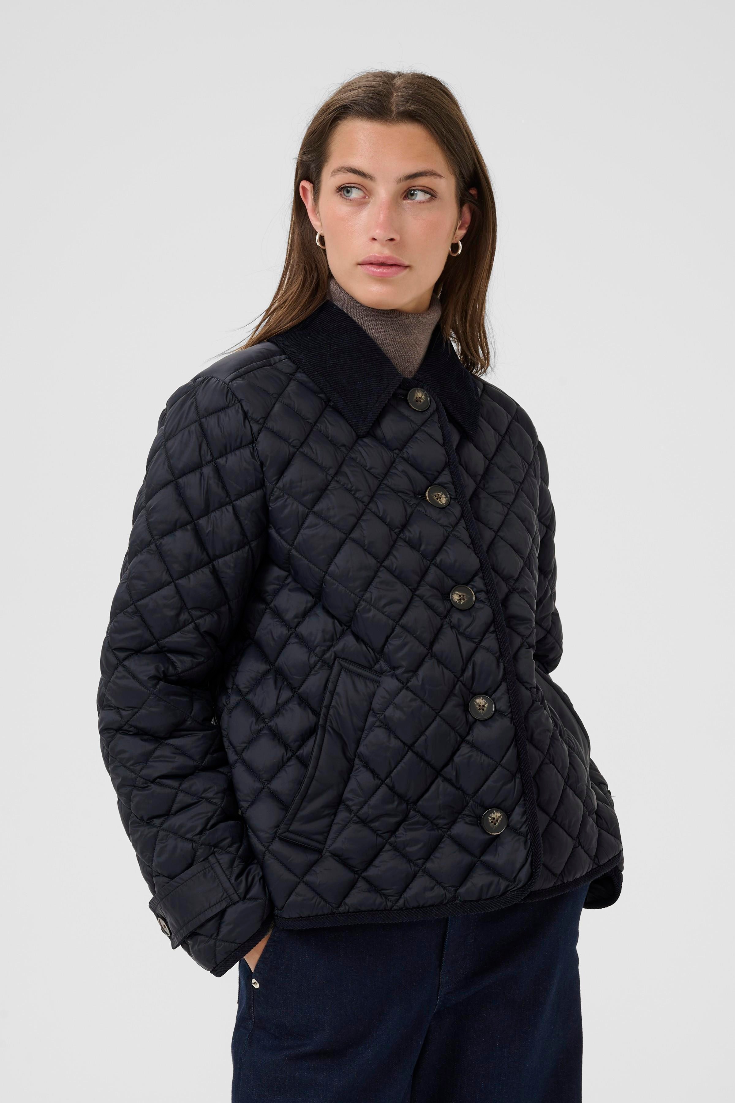 SafiyaPW Ytterplagg LOOKBOOK FRONT 30309732-194013