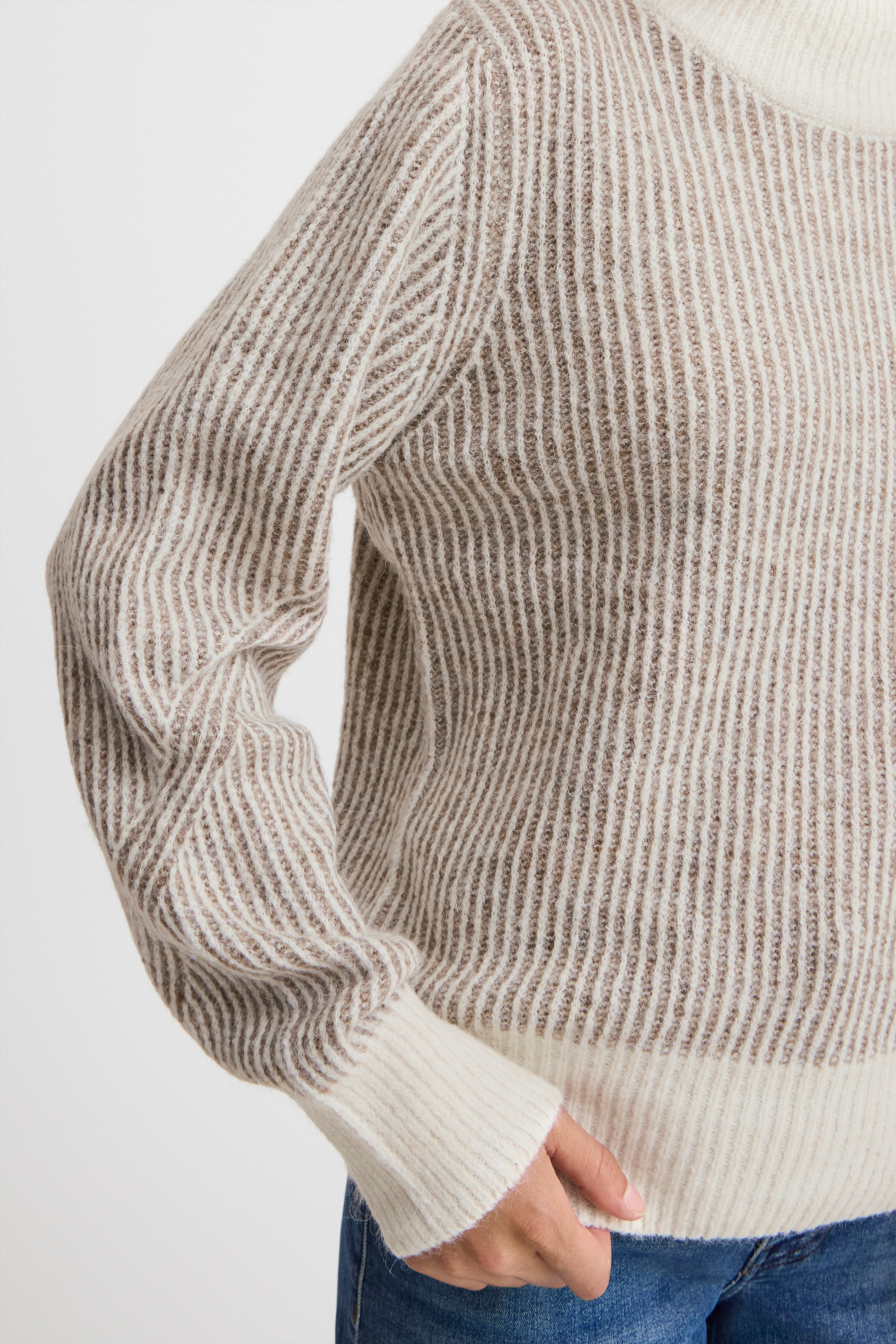 IHKAMARA Pullover LOOKBOOK DETAIL 20119231-171212