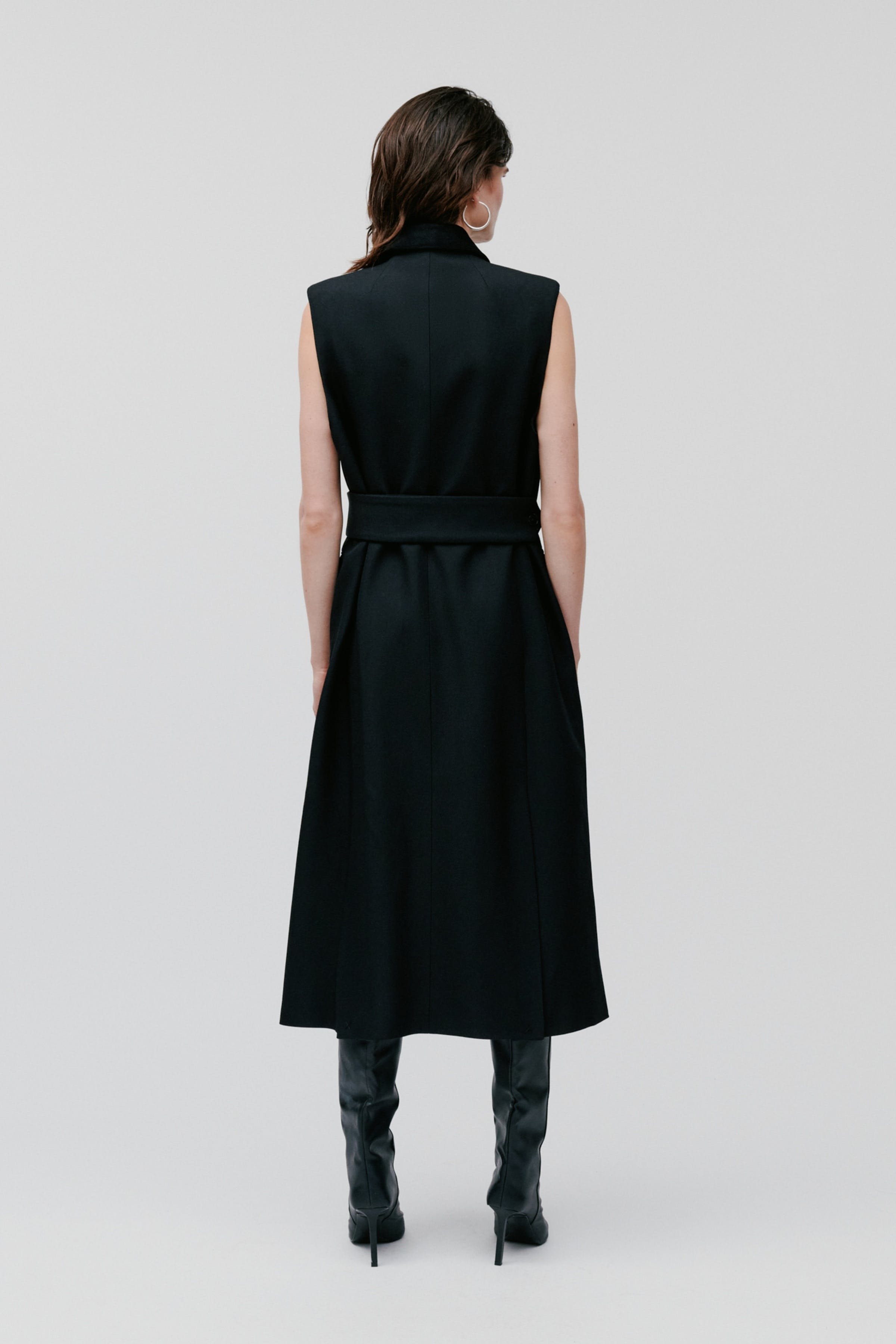 CORI VEST LOOKBOOK BACK 30600566-BK999