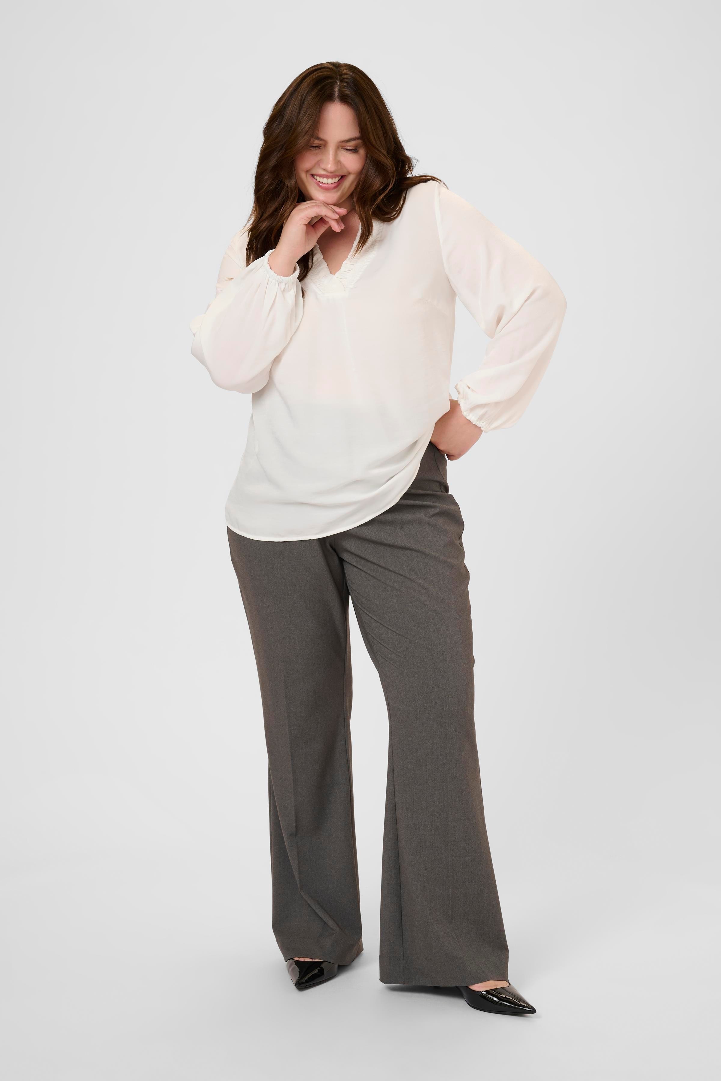 KCmilia Bluse LOOKBOOK FRONT 10583774-110602