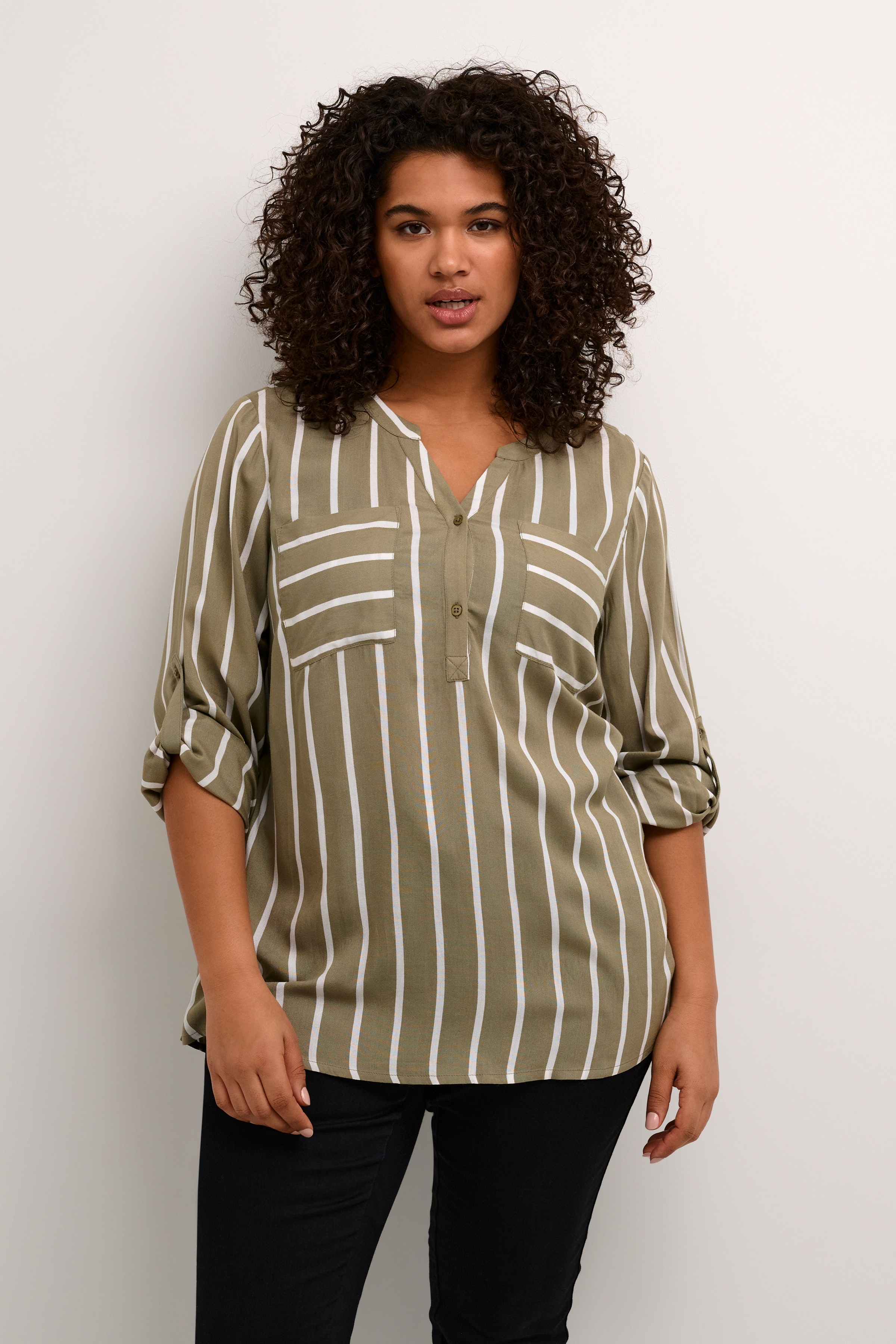 KCbaba Blouse LOOKBOOK FRONT 10582627-102313