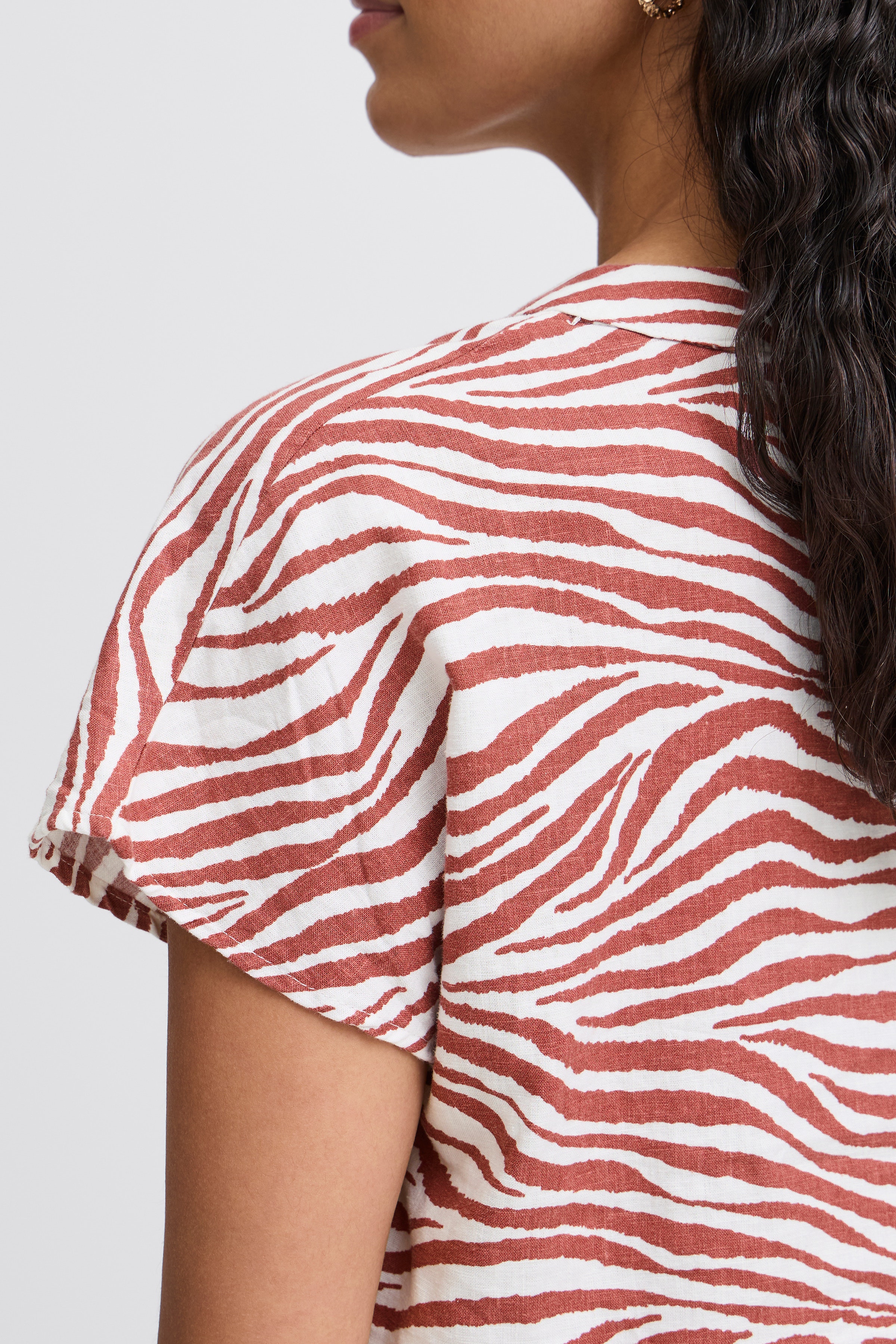 BYFALAKKA Blus LOOKBOOK DETAIL 20816603-204541