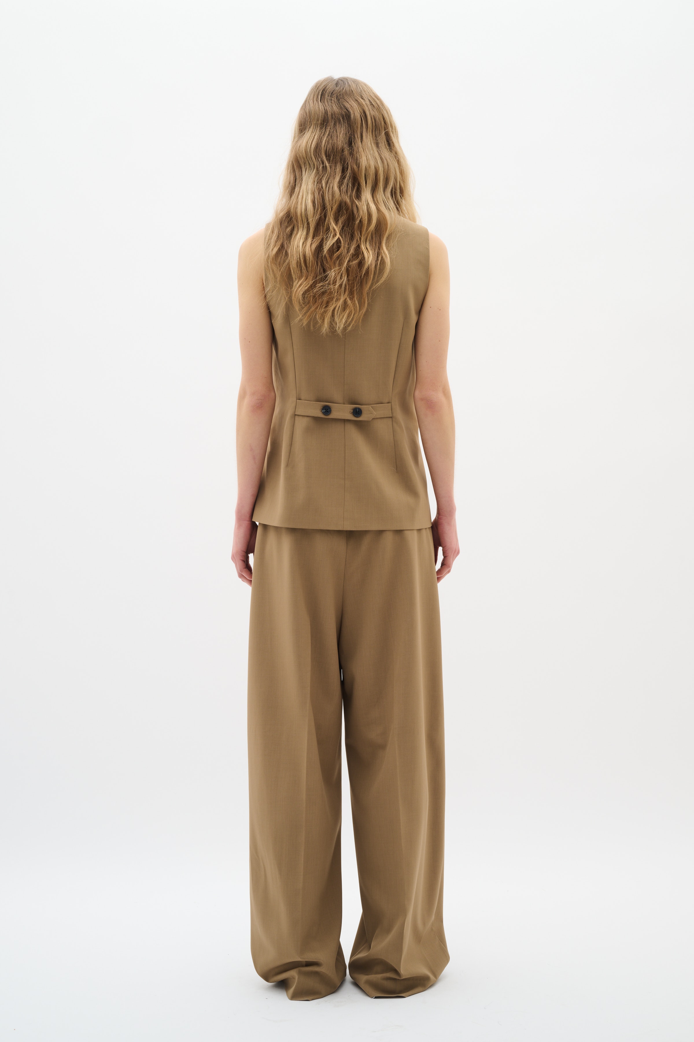 BriettaIW Waistcoat LOOKBOOK BACK 30110961-1808401