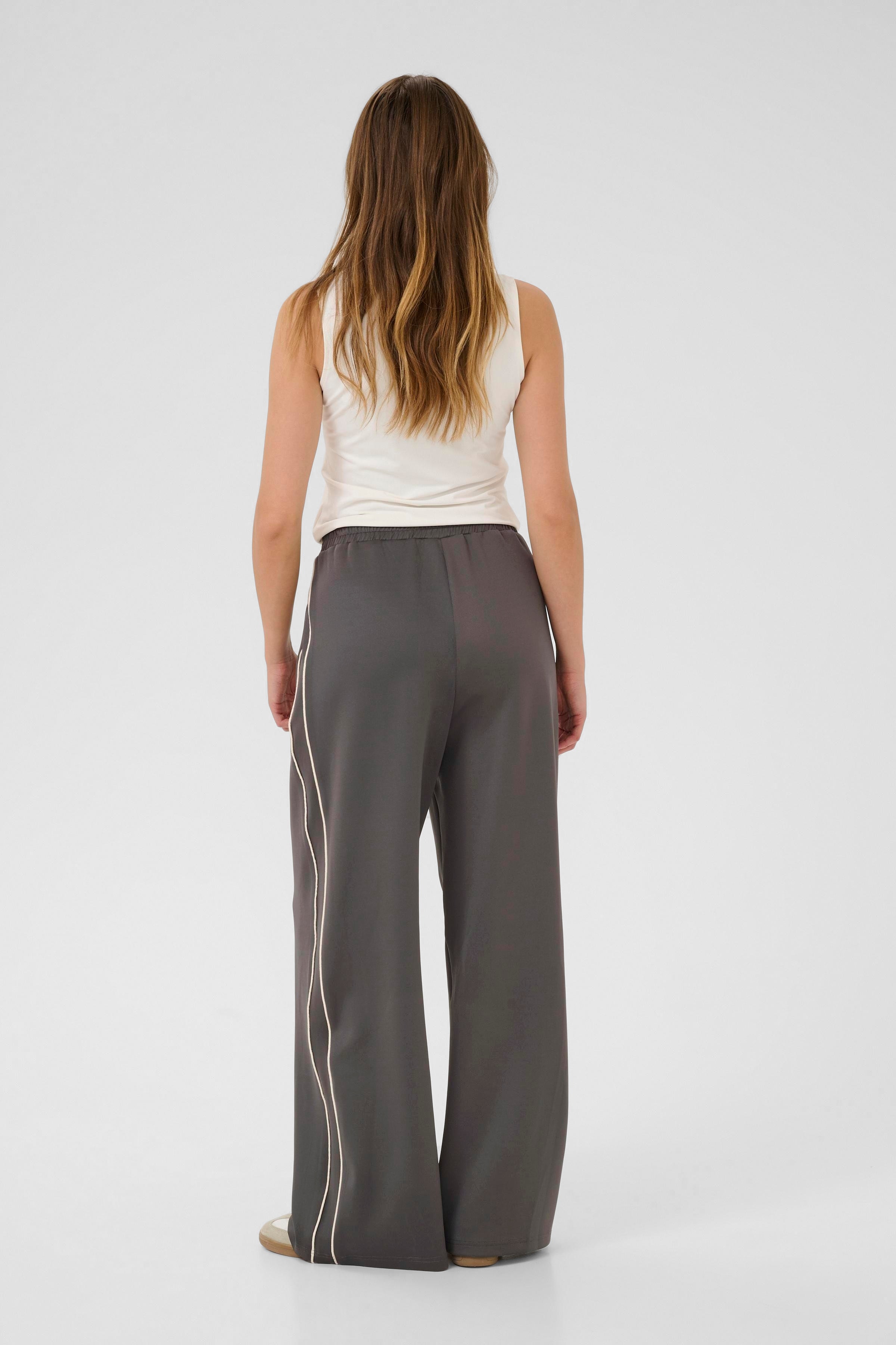 KAcory Hose LOOKBOOK BACK 10510591-106705