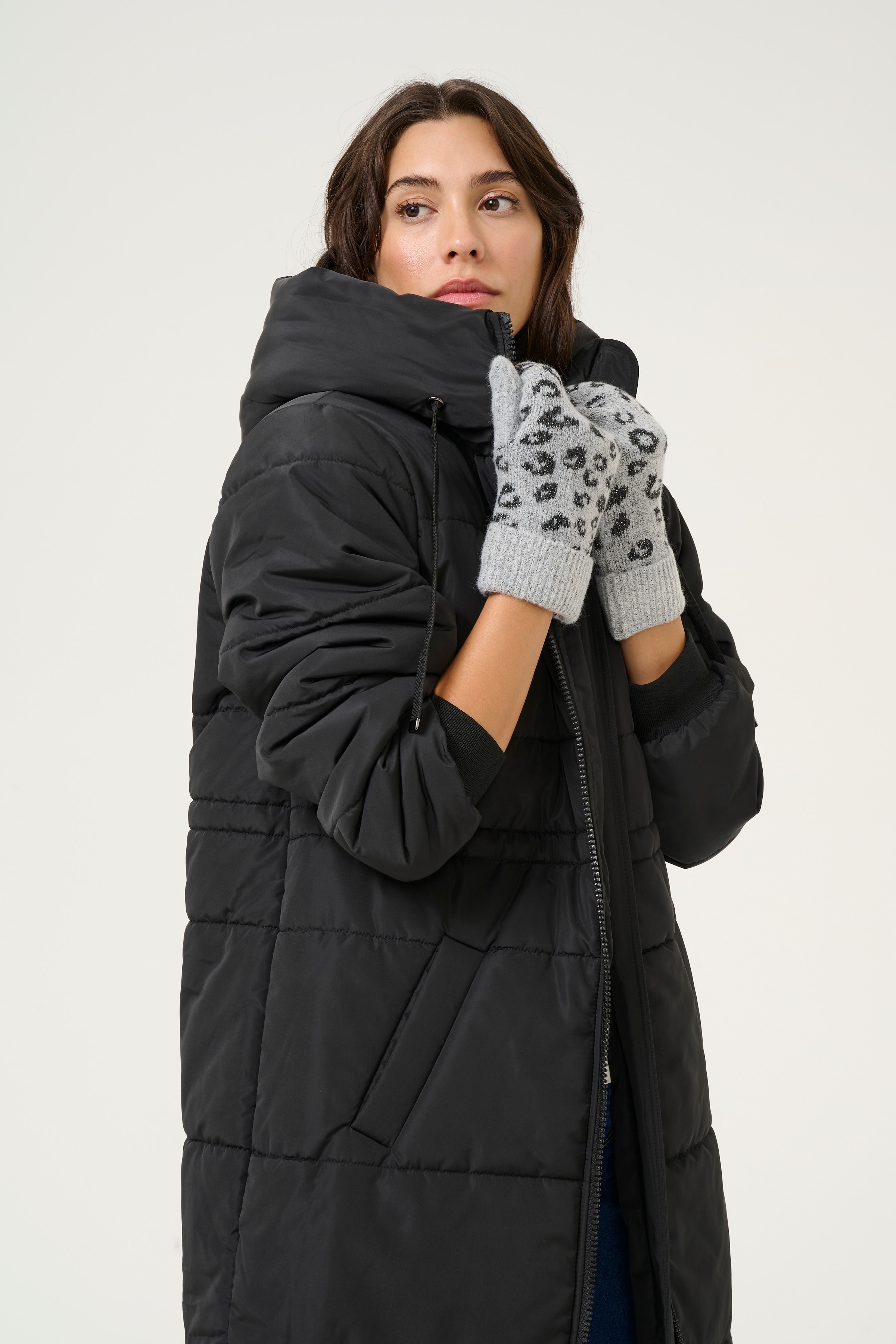 KAmolly Gloves LOOKBOOK FRONT 10509952-100123