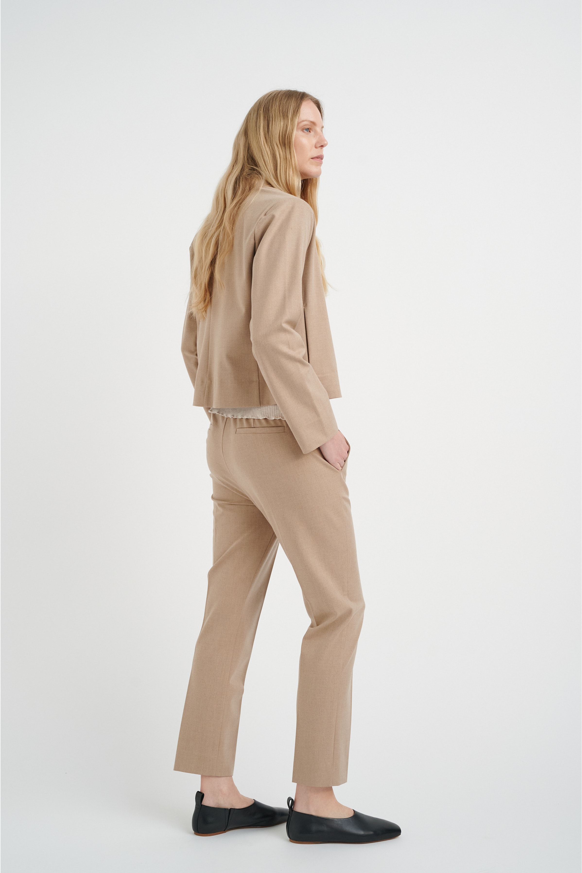 NakitaIW Trousers LOOKBOOK BACK 30107961-300868