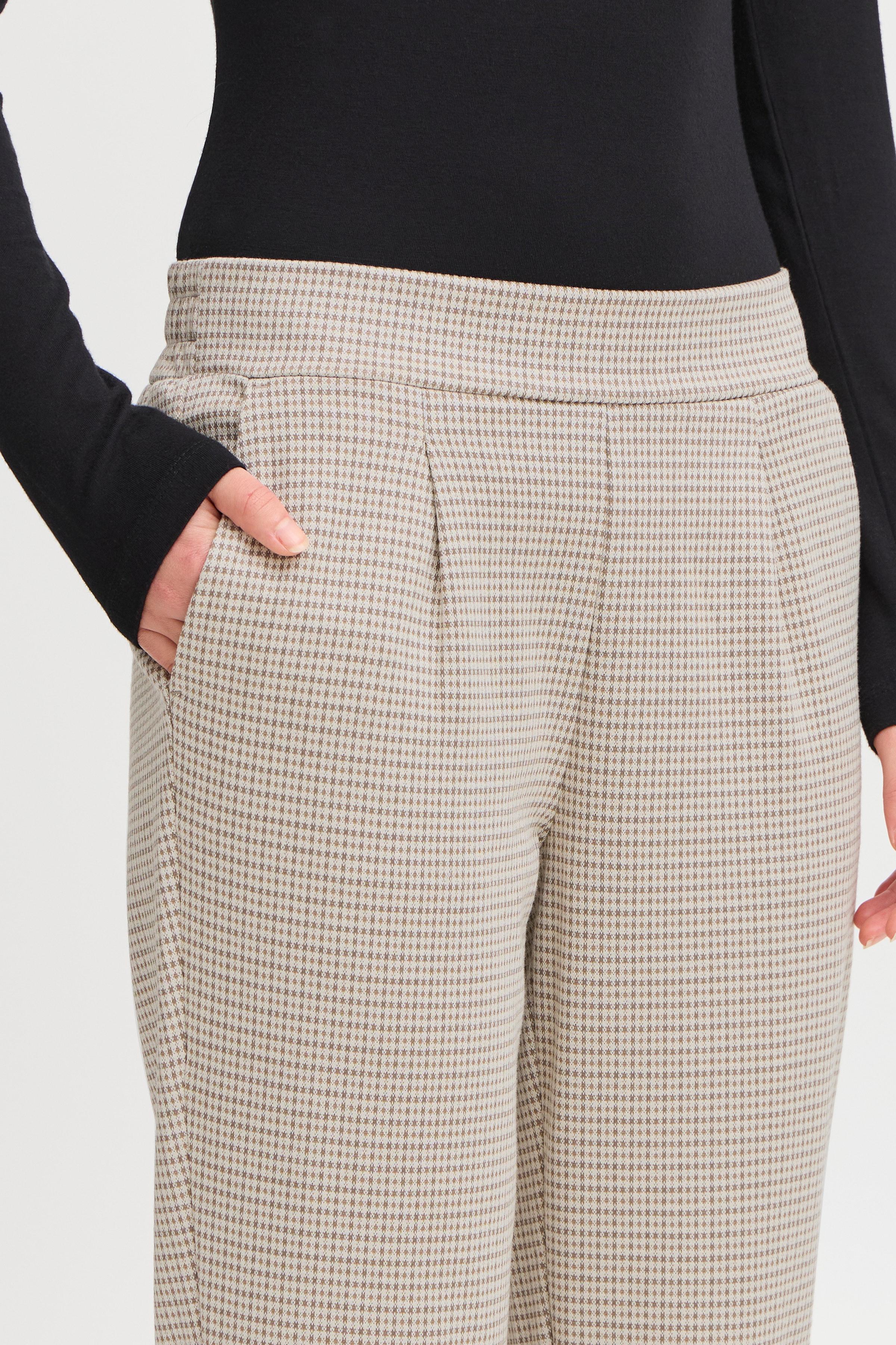 IHKATE Trousers LOOKBOOK DETAIL 20115721-130907