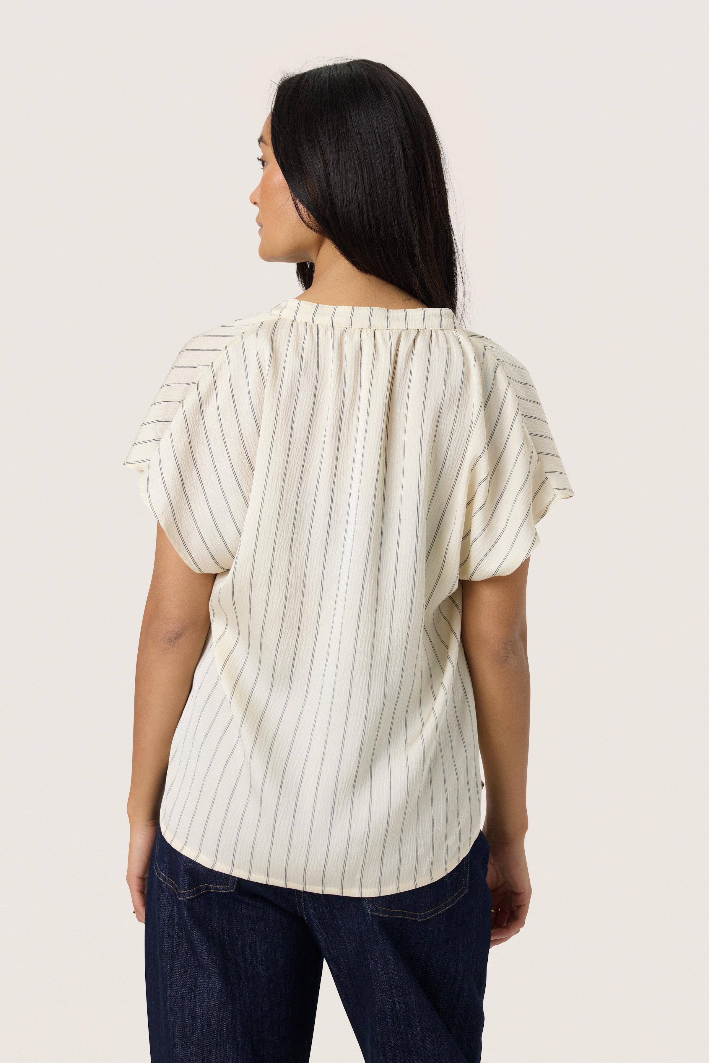 SLIoana Blouse LOOKBOOK BACK 30408705-303524