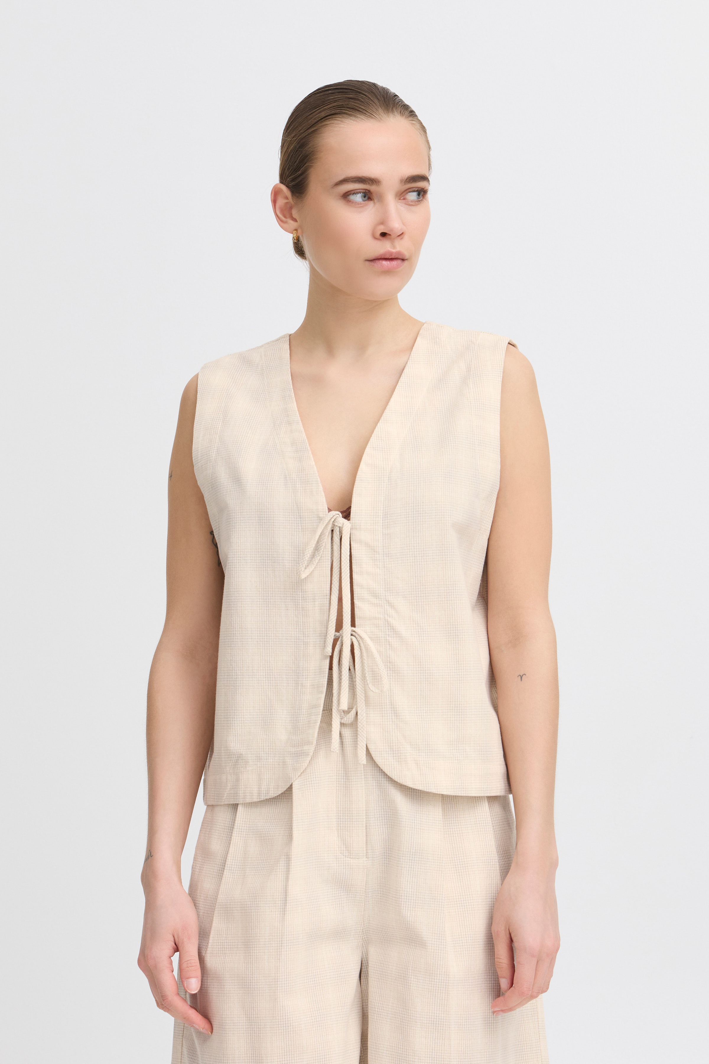 IHSAFFRON Top LOOKBOOK FRONT 20123220-130905