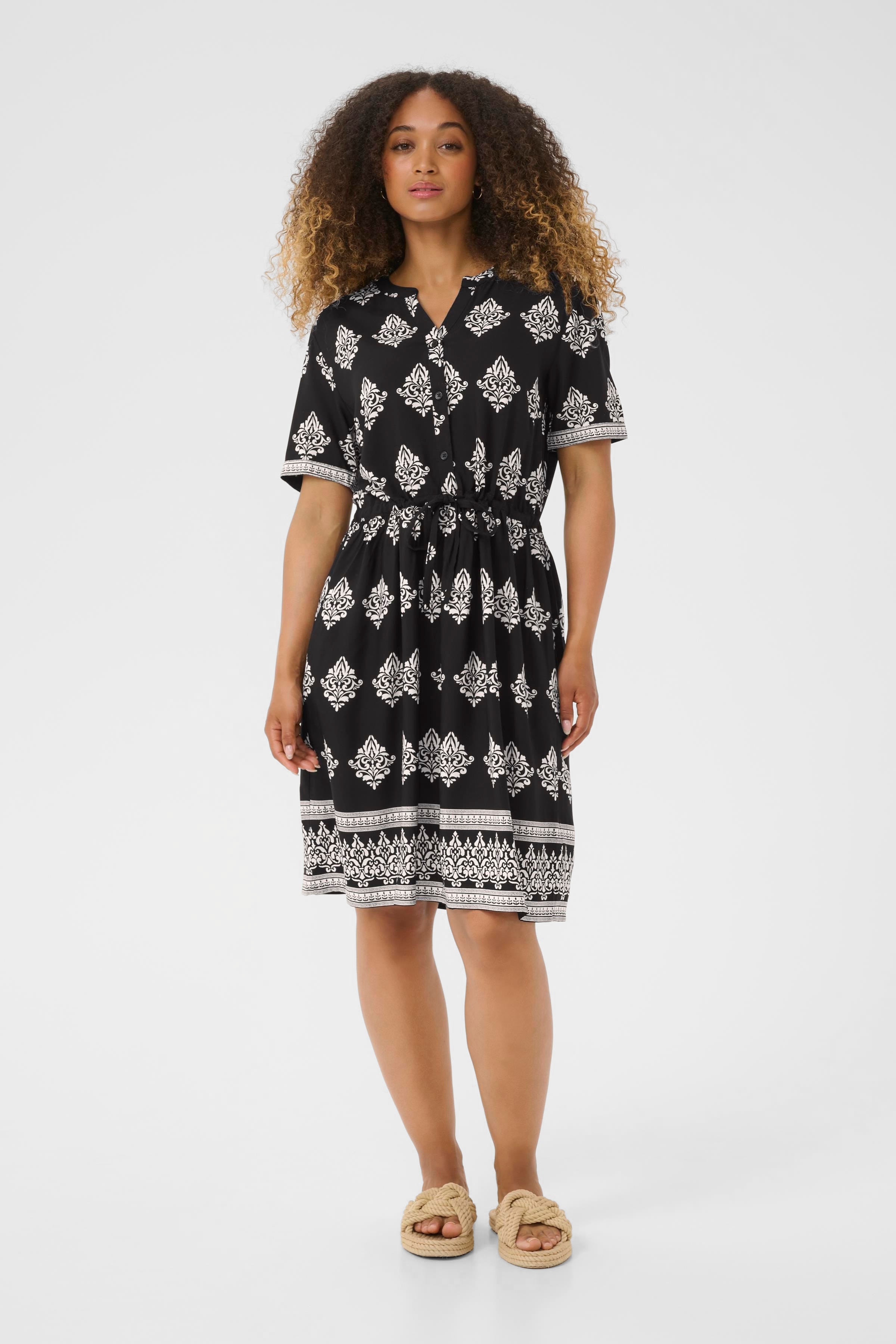 CRTiah Kjole LOOKBOOK FRONT 10609700-108048