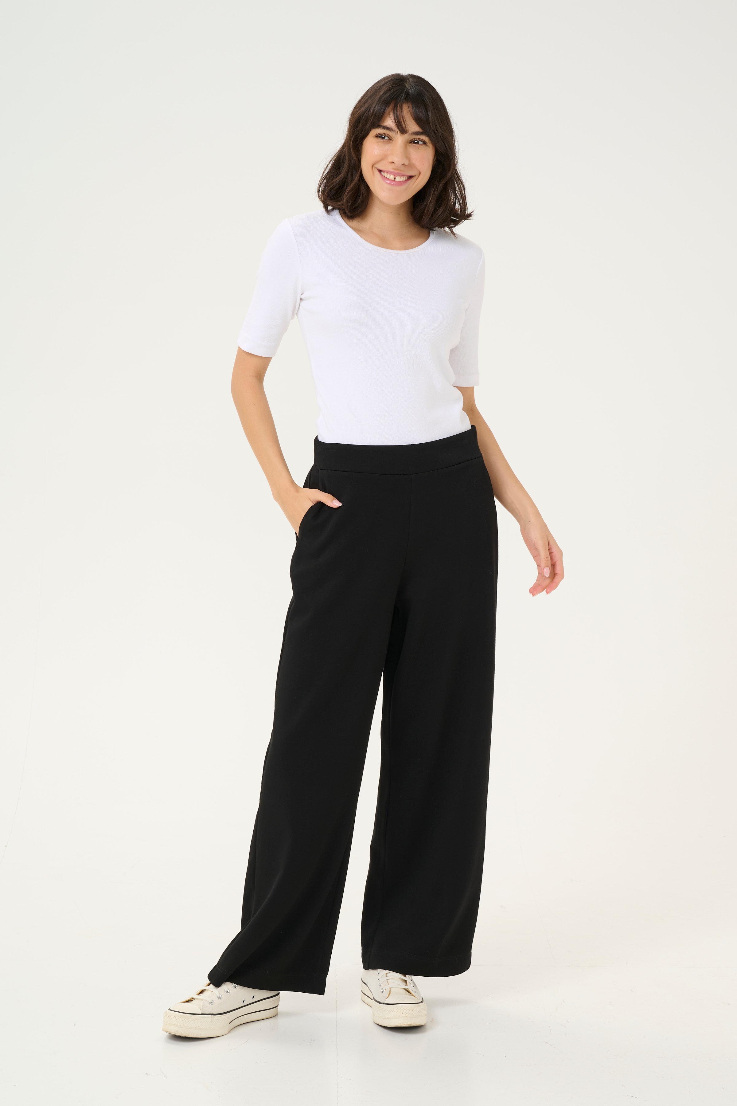 BPadona Hose LOOKBOOK FRONT 10590858-100121B