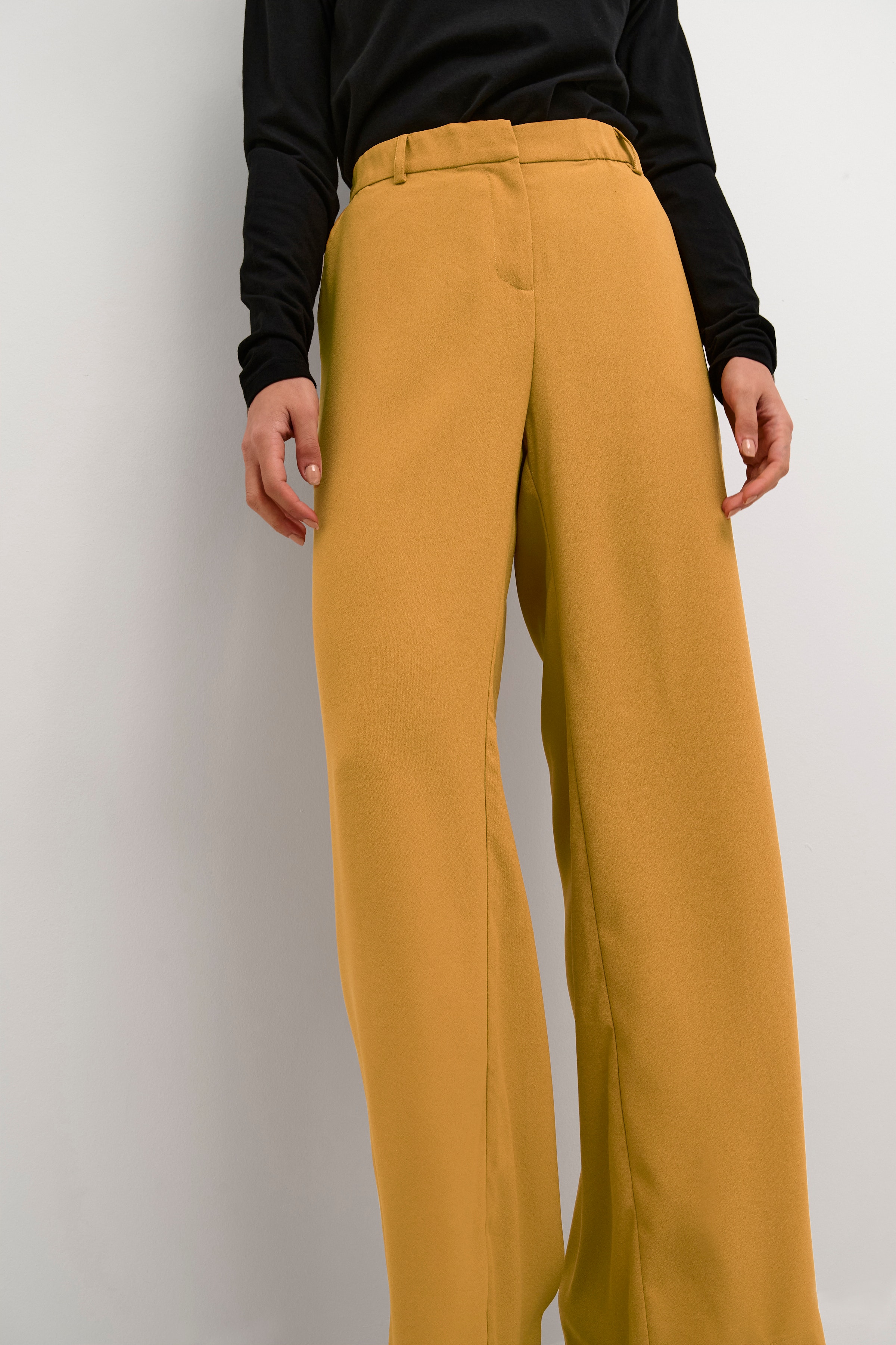 CRCocamia Trousers LOOKBOOK BACK 10611708-160950