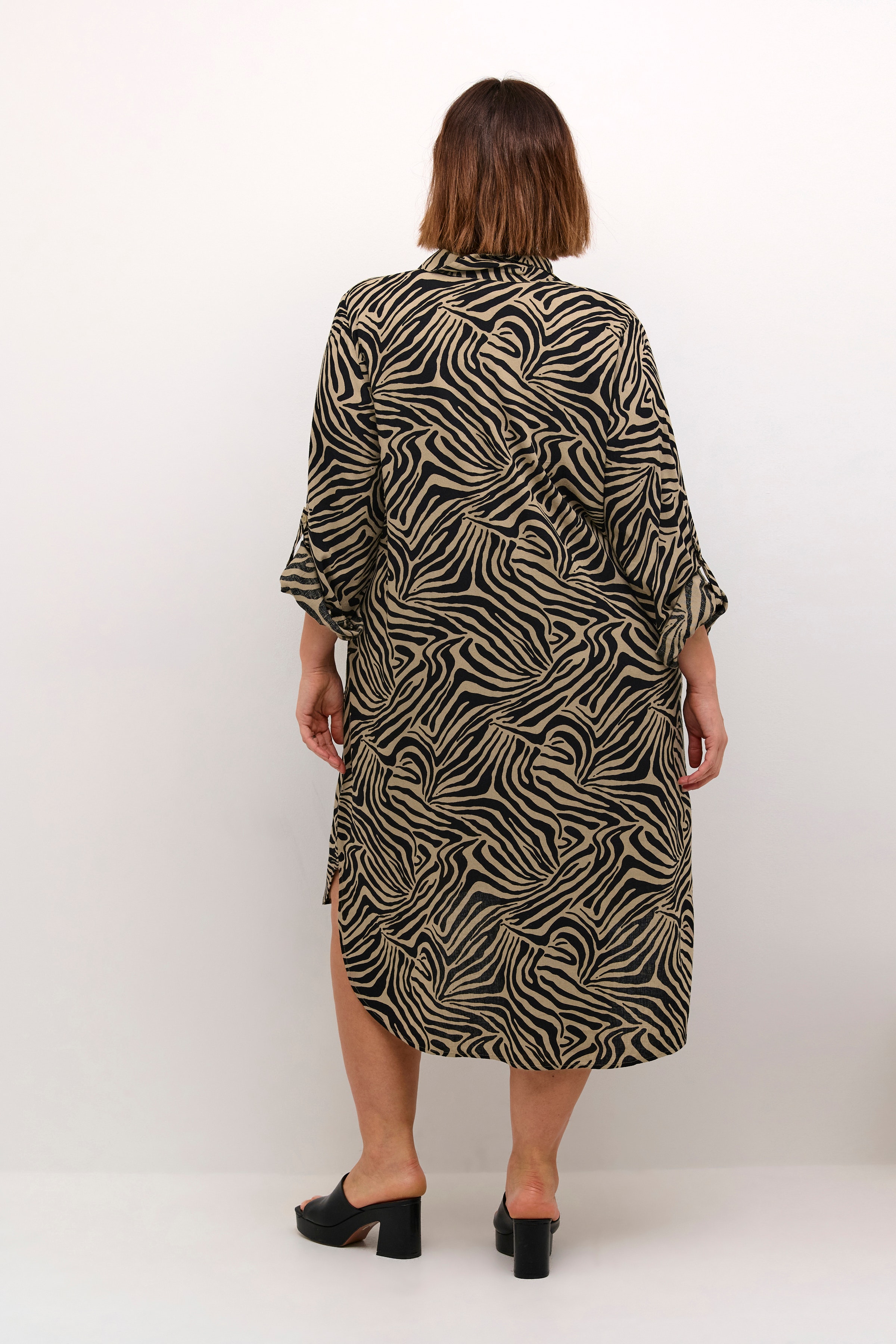 KCmille Leinenleid LOOKBOOK BACK 10582213-106782