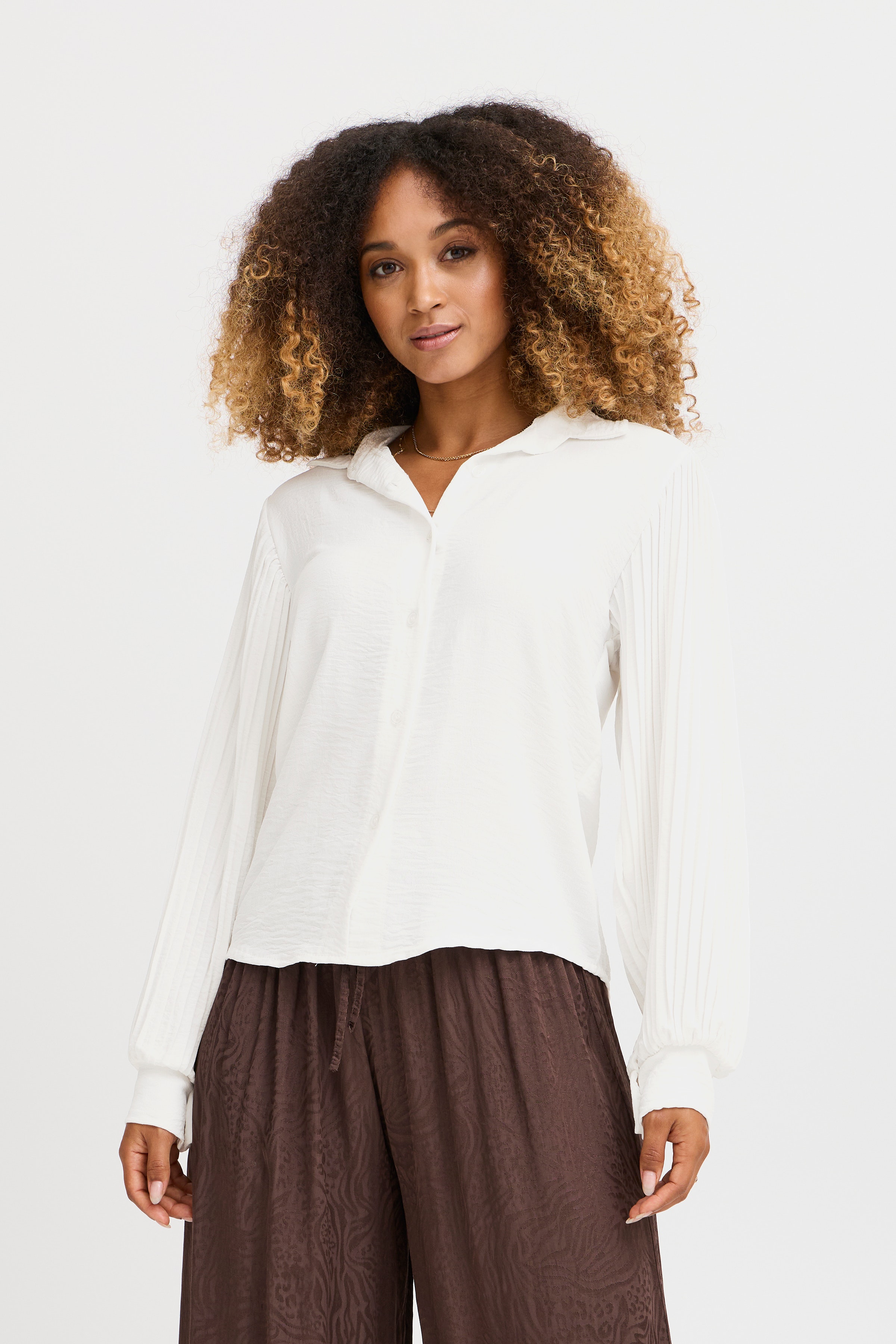 SBBELMO Bluse LOOKBOOK FRONT 22100816-110105