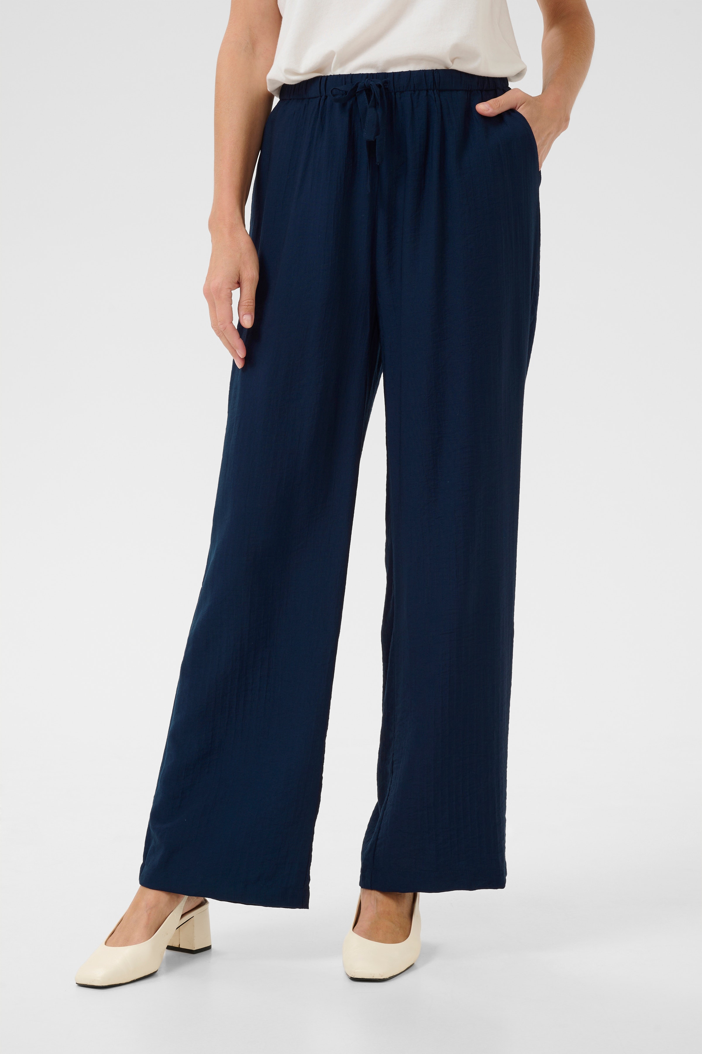 CRLori Trousers LOOKBOOK FRONT 10612609-193923