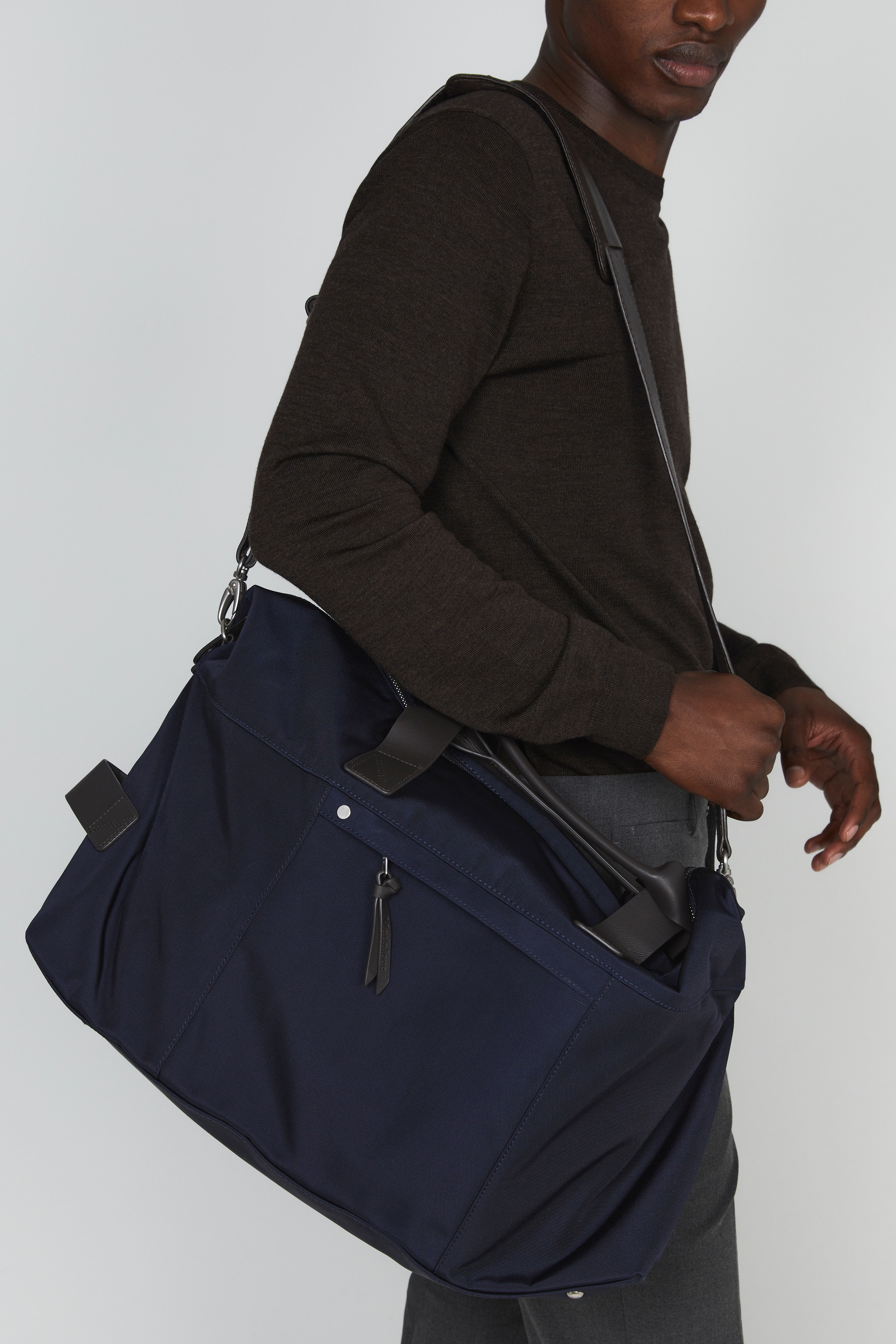 Weekender Bag LOOKBOOK FRONT 30203649-20210