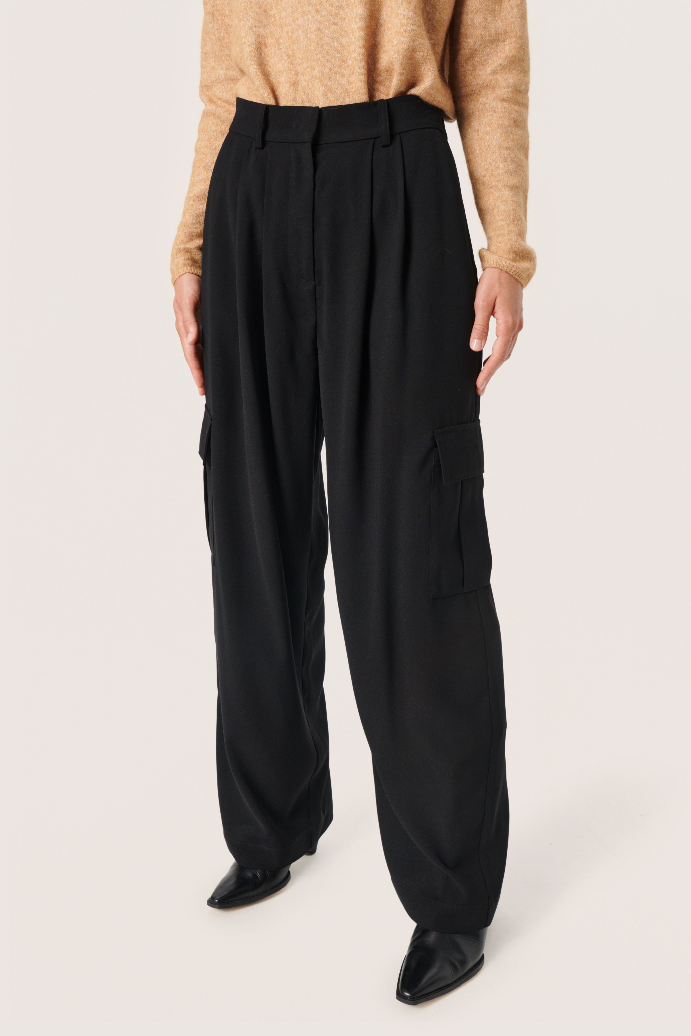 SLShirley Trousers LOOKBOOK FRONT 30407073-194008