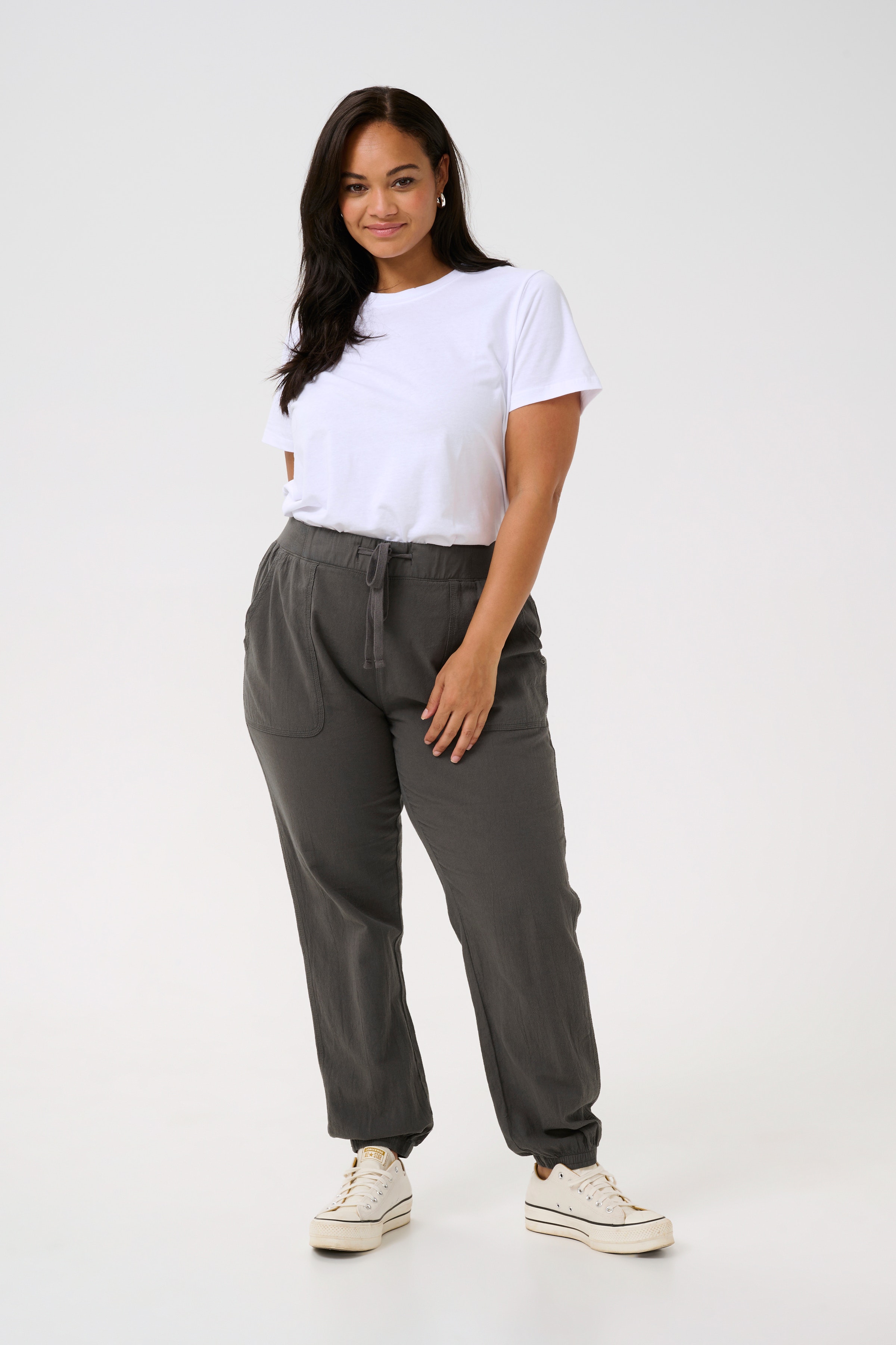 KCnana Trousers LOOKBOOK FRONT 10581492-190205