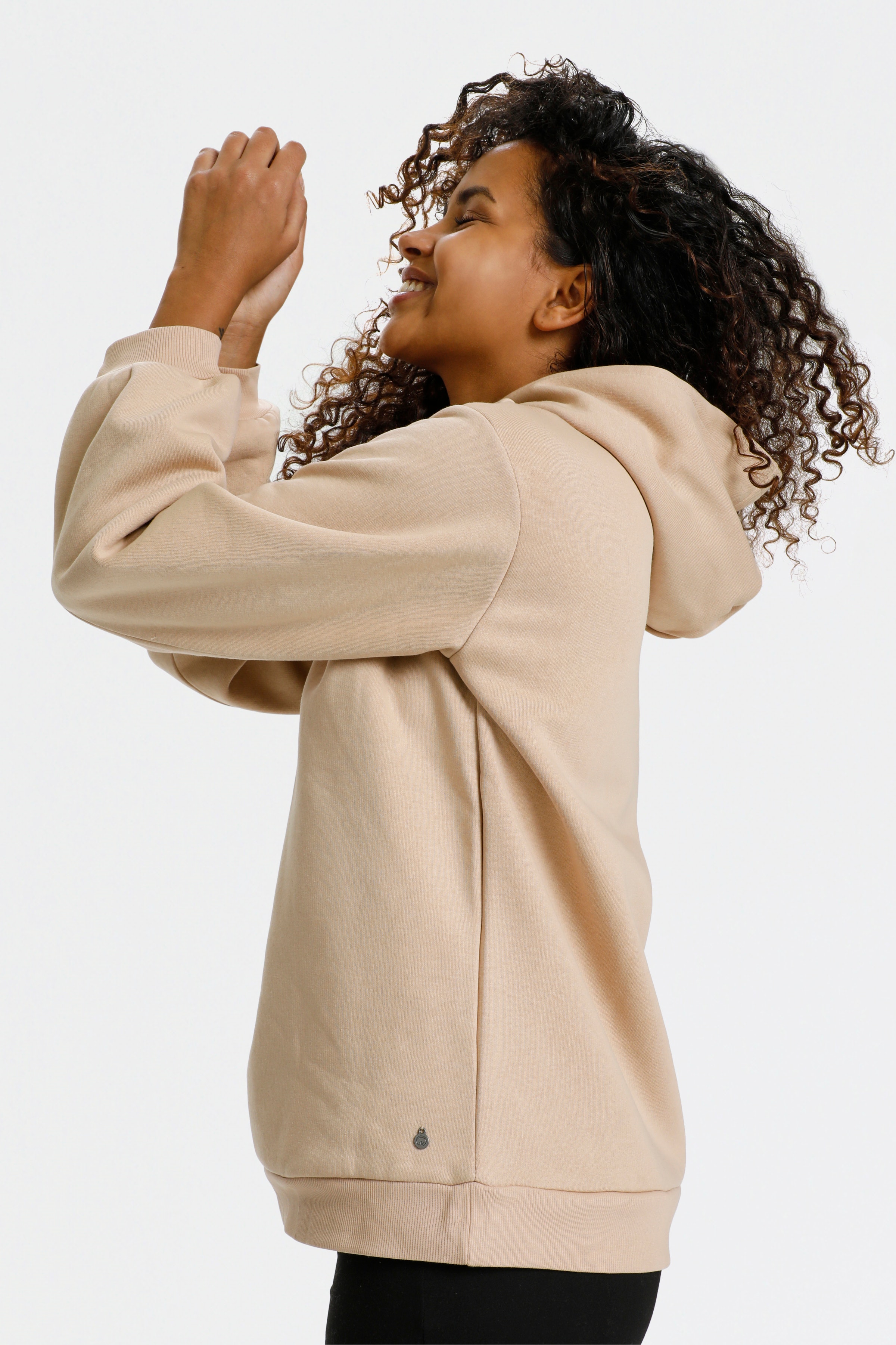 CRFannie Sweatshirt LOOKBOOK FRONT 10650609-151215