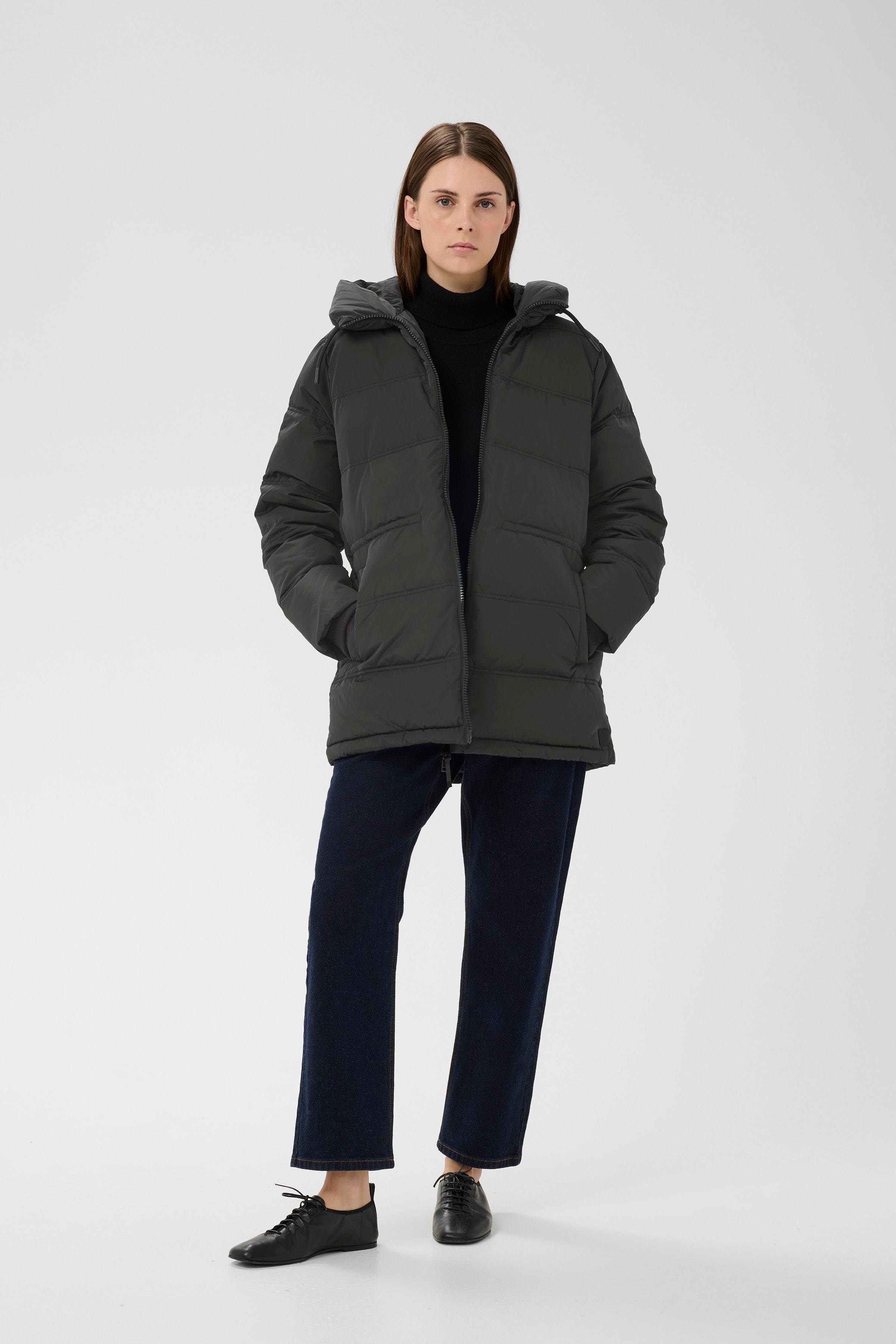 JoleneIW Mantel LOOKBOOK FRONT 30110148-194008