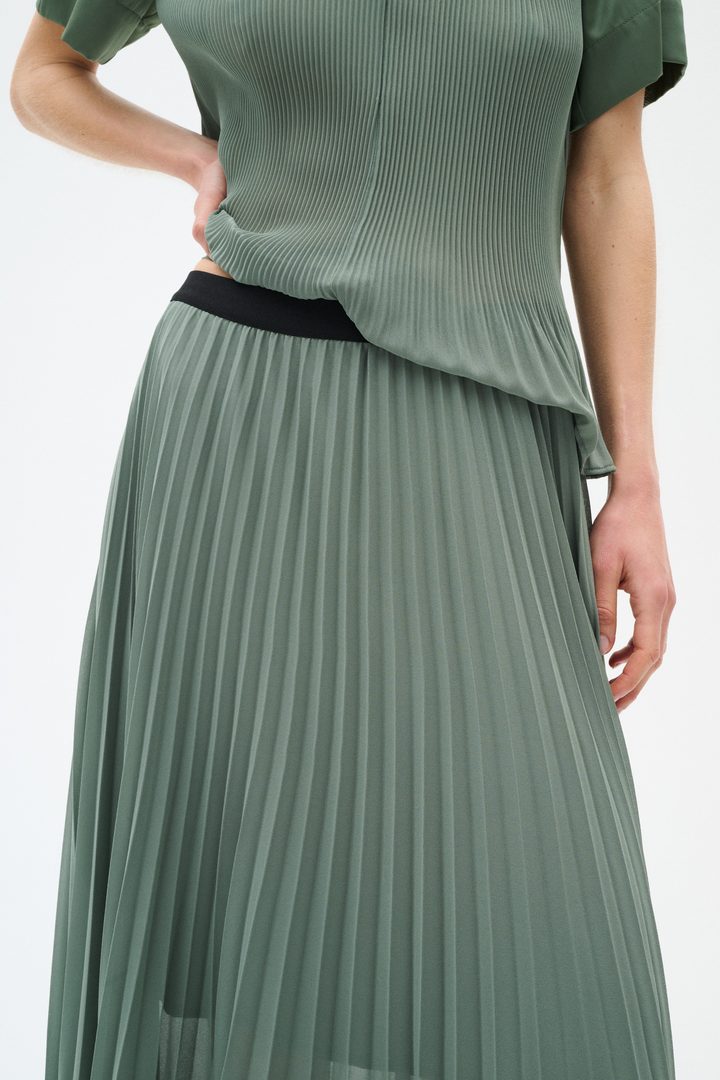 CaseyIW Skirt LOOKBOOK DETAIL 30110245-185806