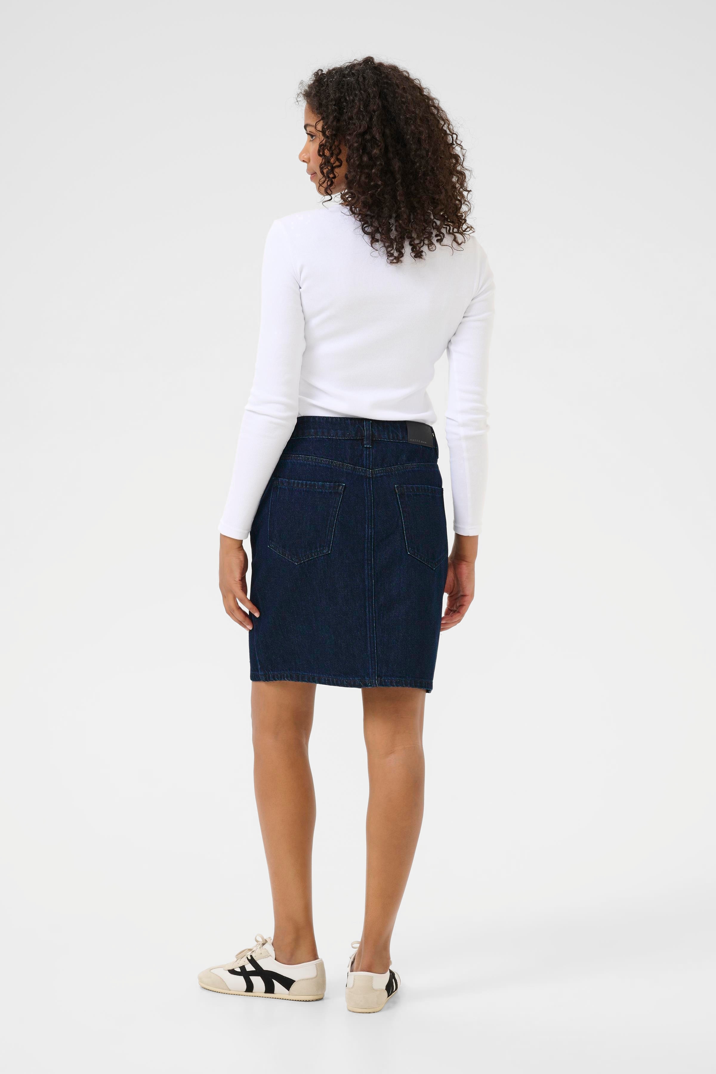 KAeloise Rock LOOKBOOK BACK 10510618-108254