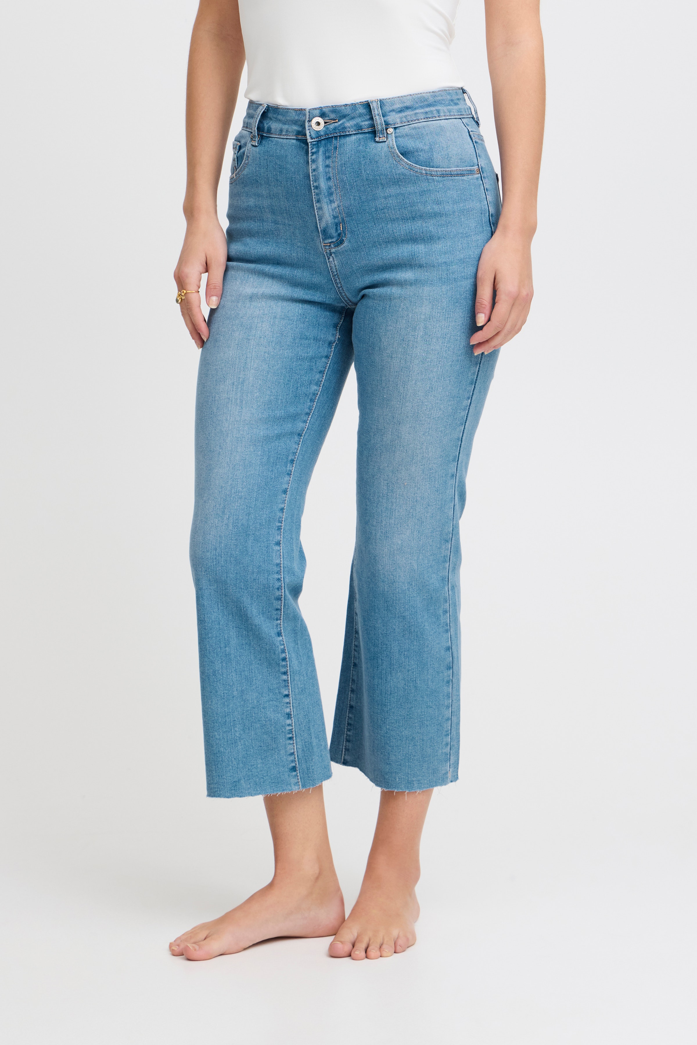 SBMAEVA Byxor LOOKBOOK FRONT 22100453-203403