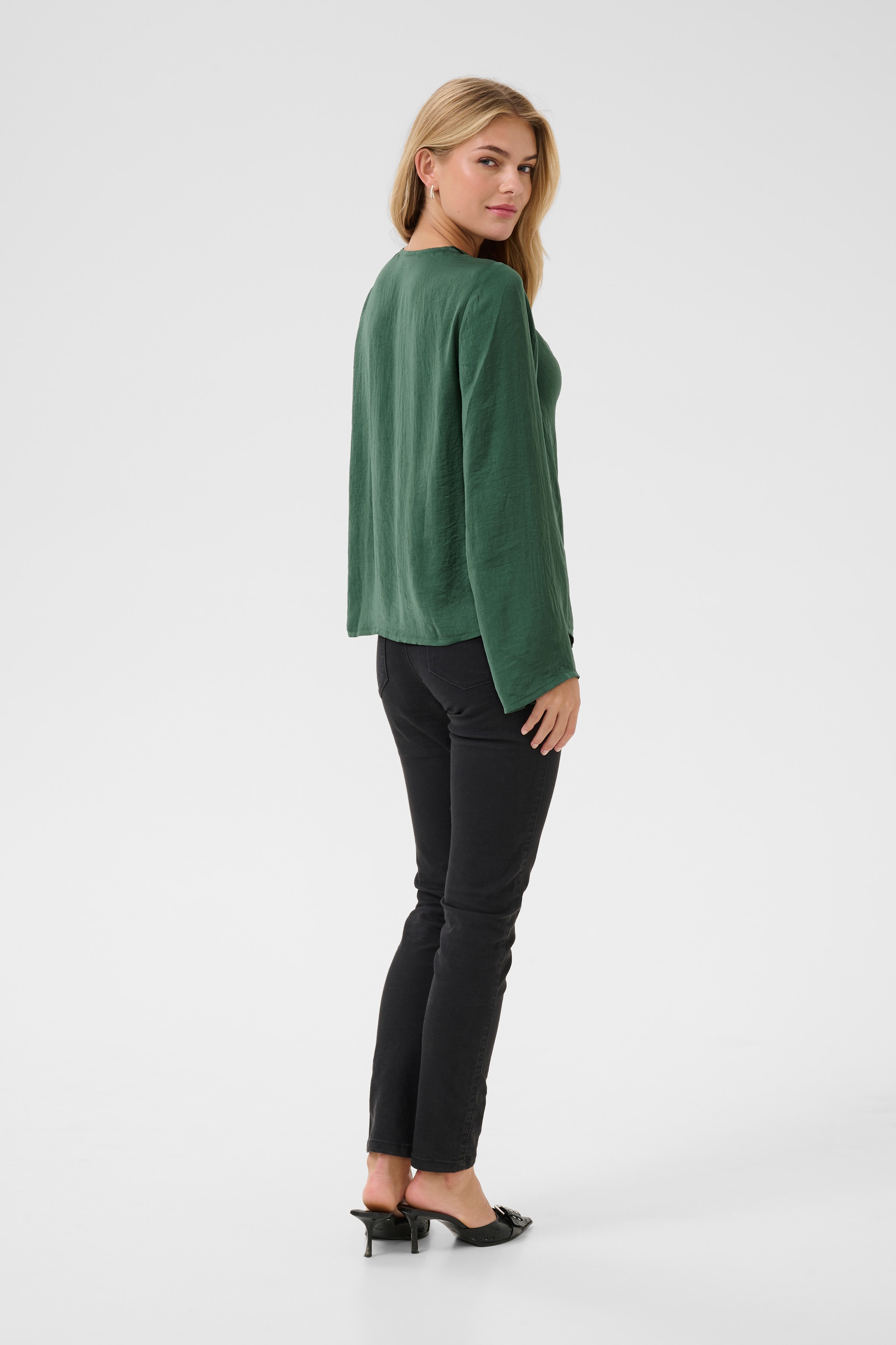 KAariel Blouse LOOKBOOK BACK 10510206-185913