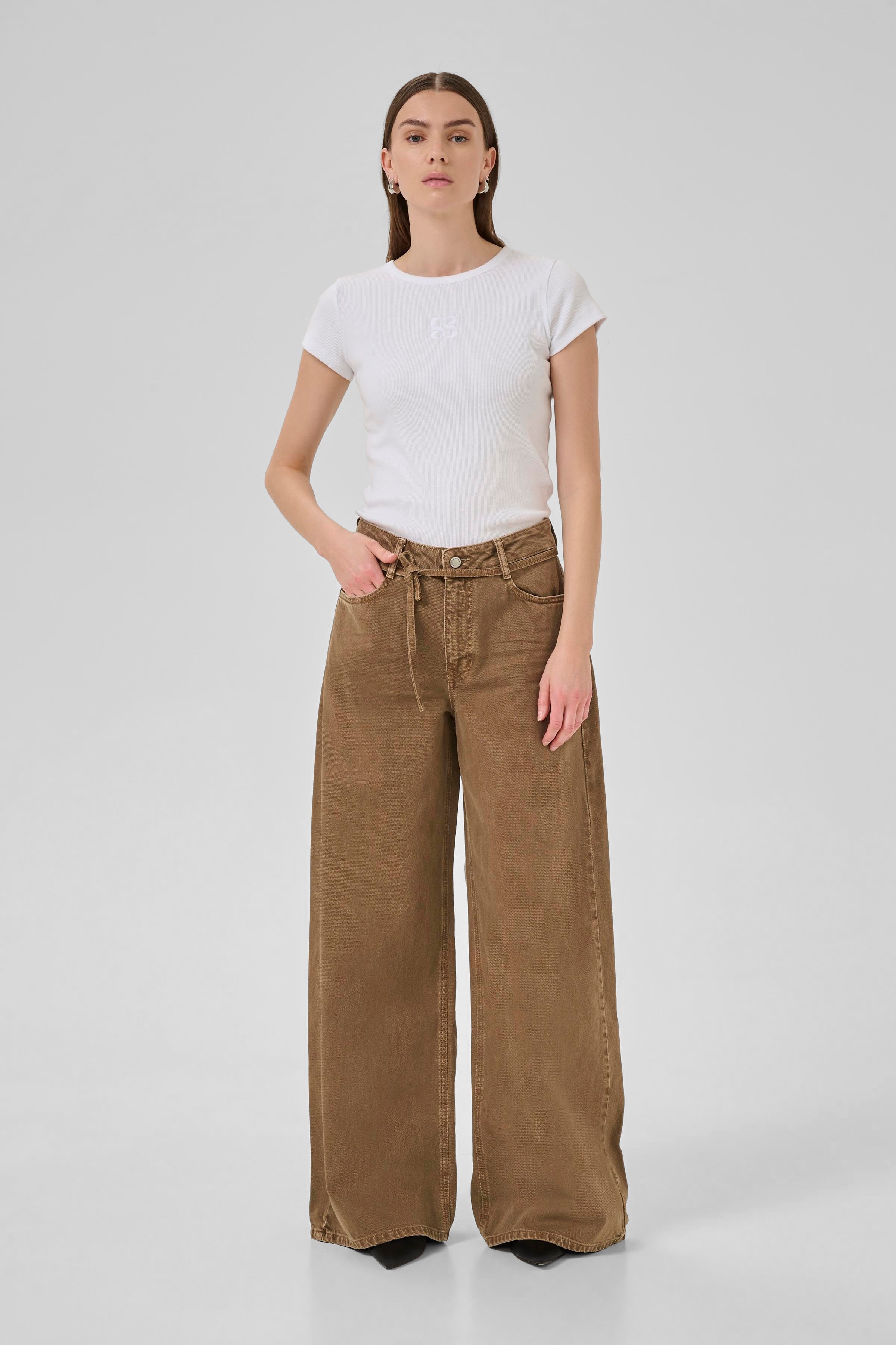 MWKaro X-Wide Jeans LOOKBOOK FRONT 10705303-108483