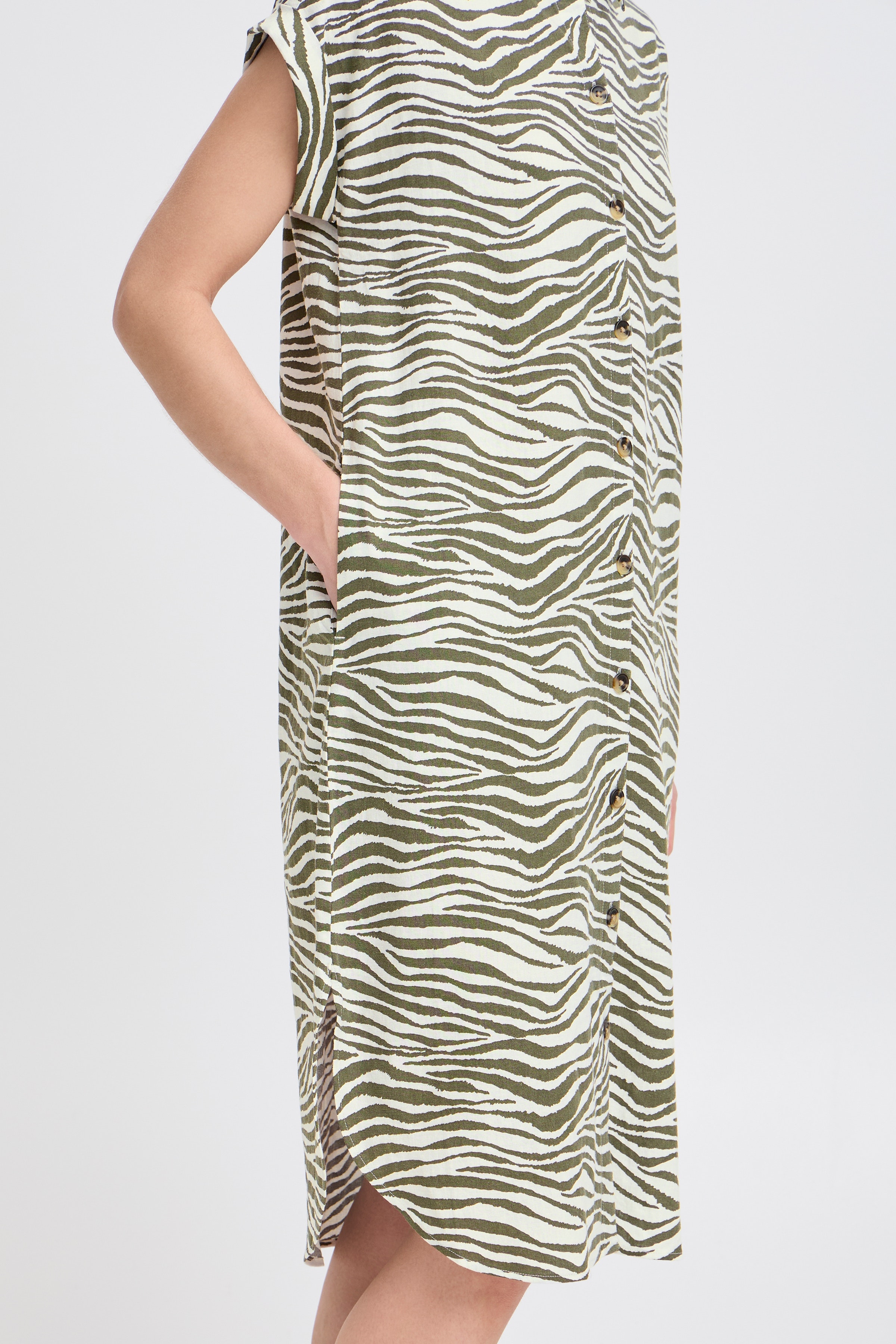 BYFALAKKA Jurk LOOKBOOK DETAIL 20814553-204542